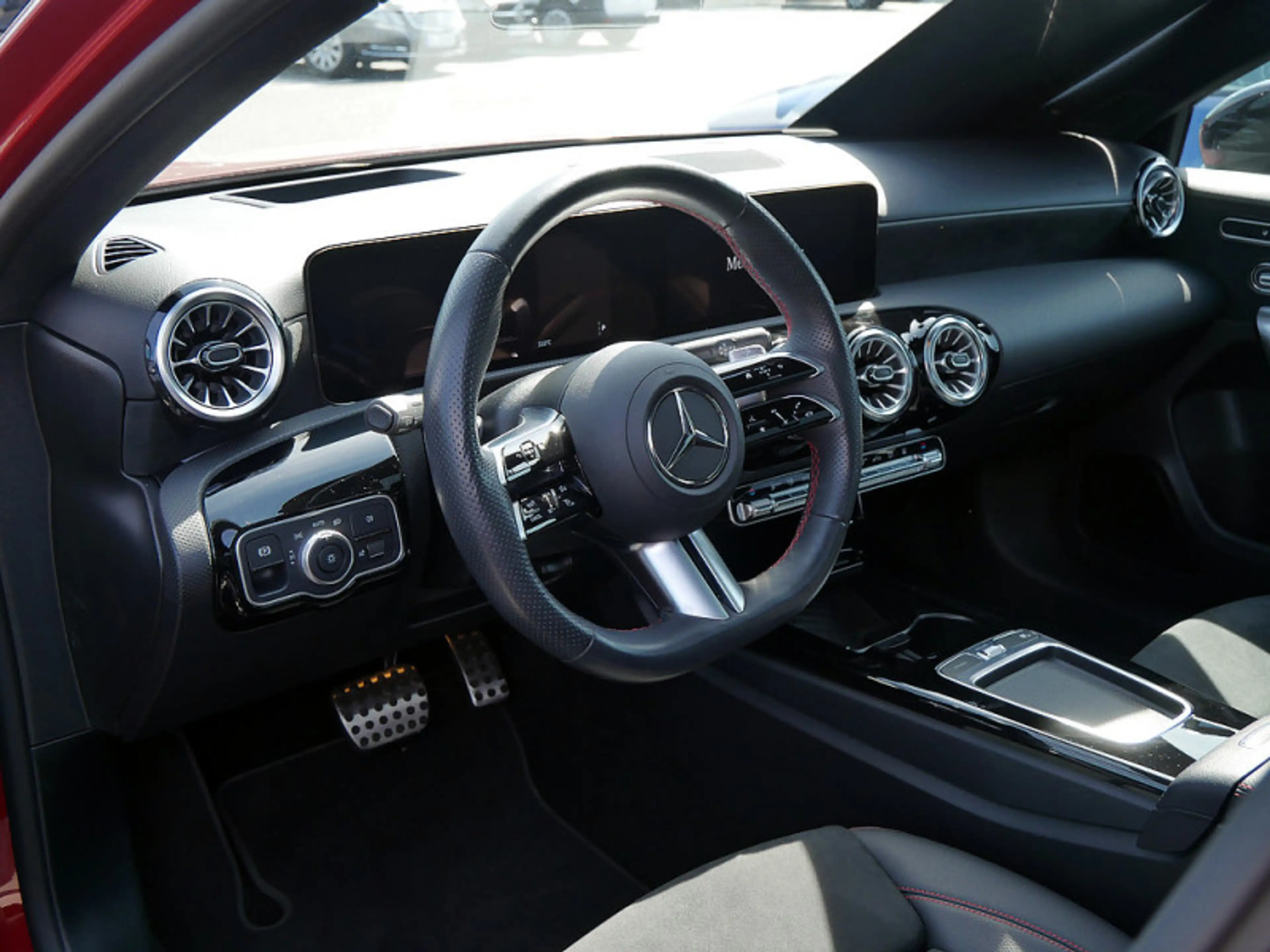 Mercedes-Benz A 250 e Limousine AMG NIGHT MEMO MULTI 360 AHK — photo 13