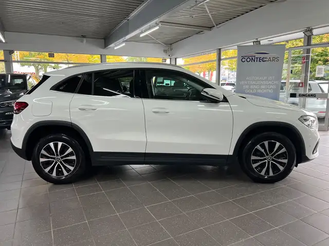 Mercedes-Benz GLA 250 GLA 250e Style LED HIGH+Park-Paket+Spiegel