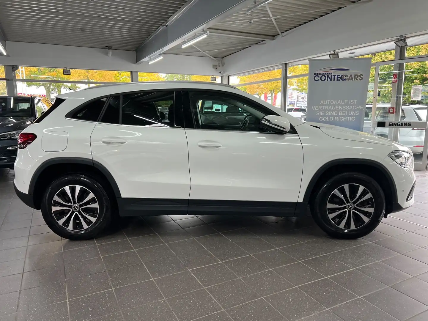 Mercedes-Benz GLA 250 GLA 250e Style LED HIGH+Park-Paket+Spiegel Blanc - 1