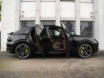 E-Hybrid Coupé PLATINUM+SPORTDESIGN-6000KM-VOLL