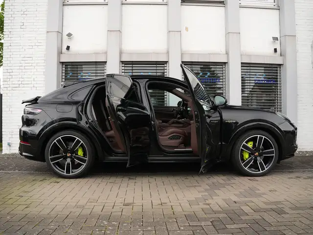 Porsche Cayenne E-Hybrid Coupé PLATINUM+SPORTDESIGN-6000KM-VOLL