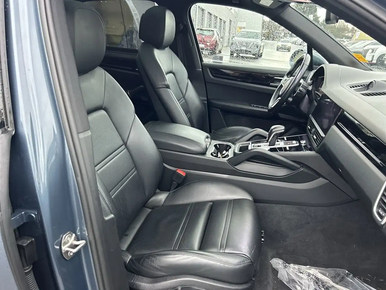 Porsche Cayenne снимка Porsche Cayenne