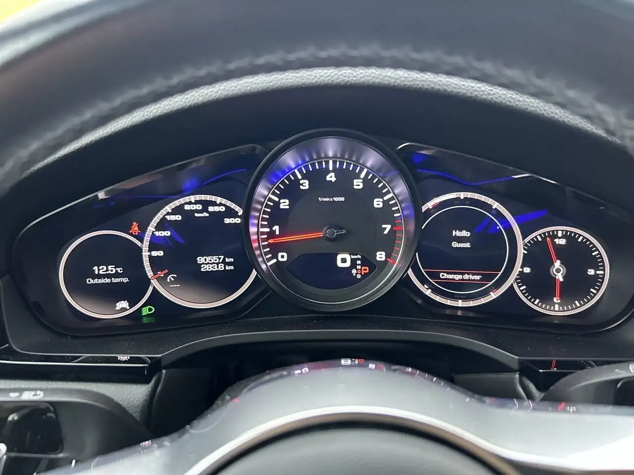 Porsche Cayenne снимка Porsche Cayenne