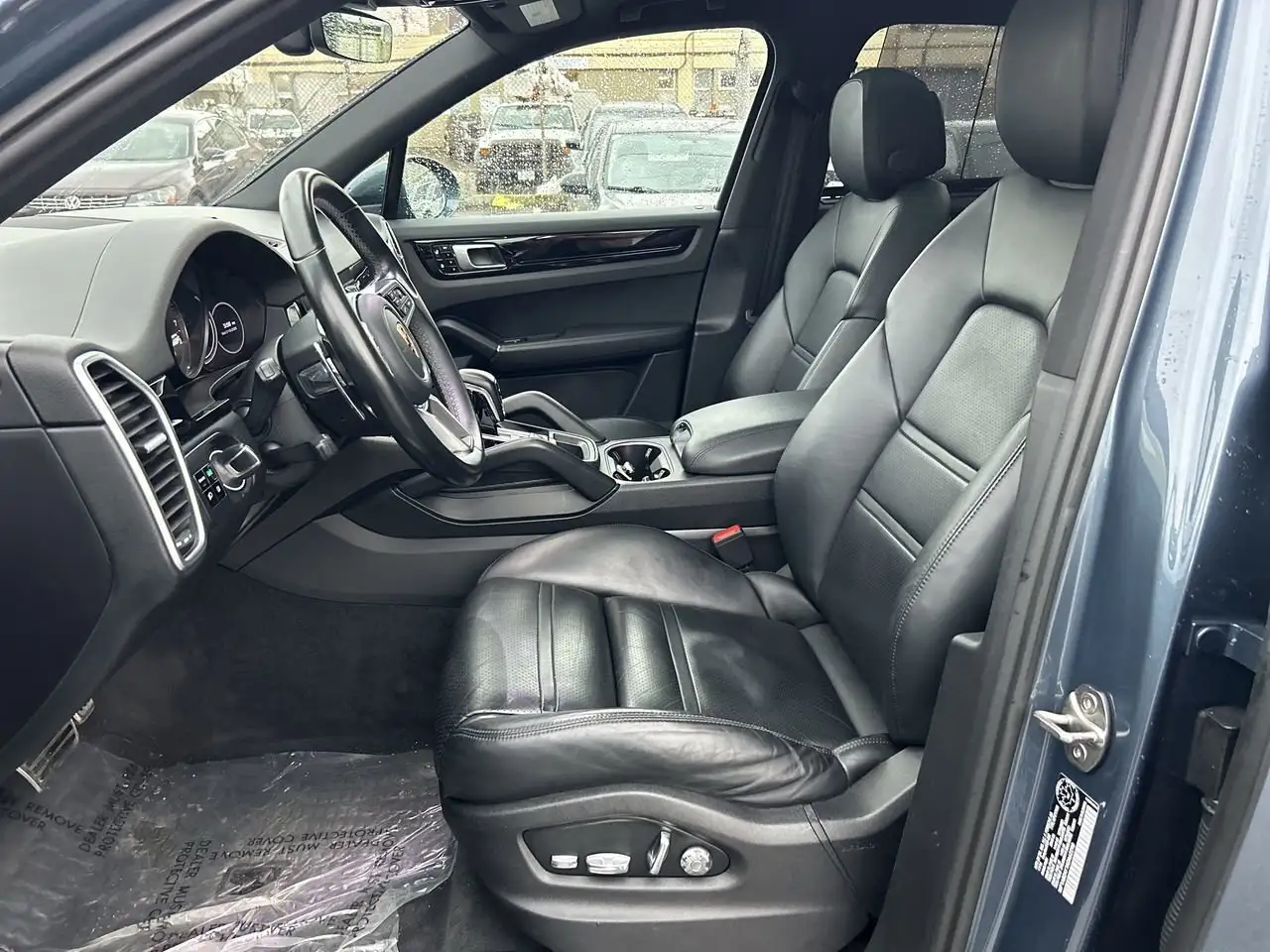 Porsche Cayenne снимка Porsche Cayenne
