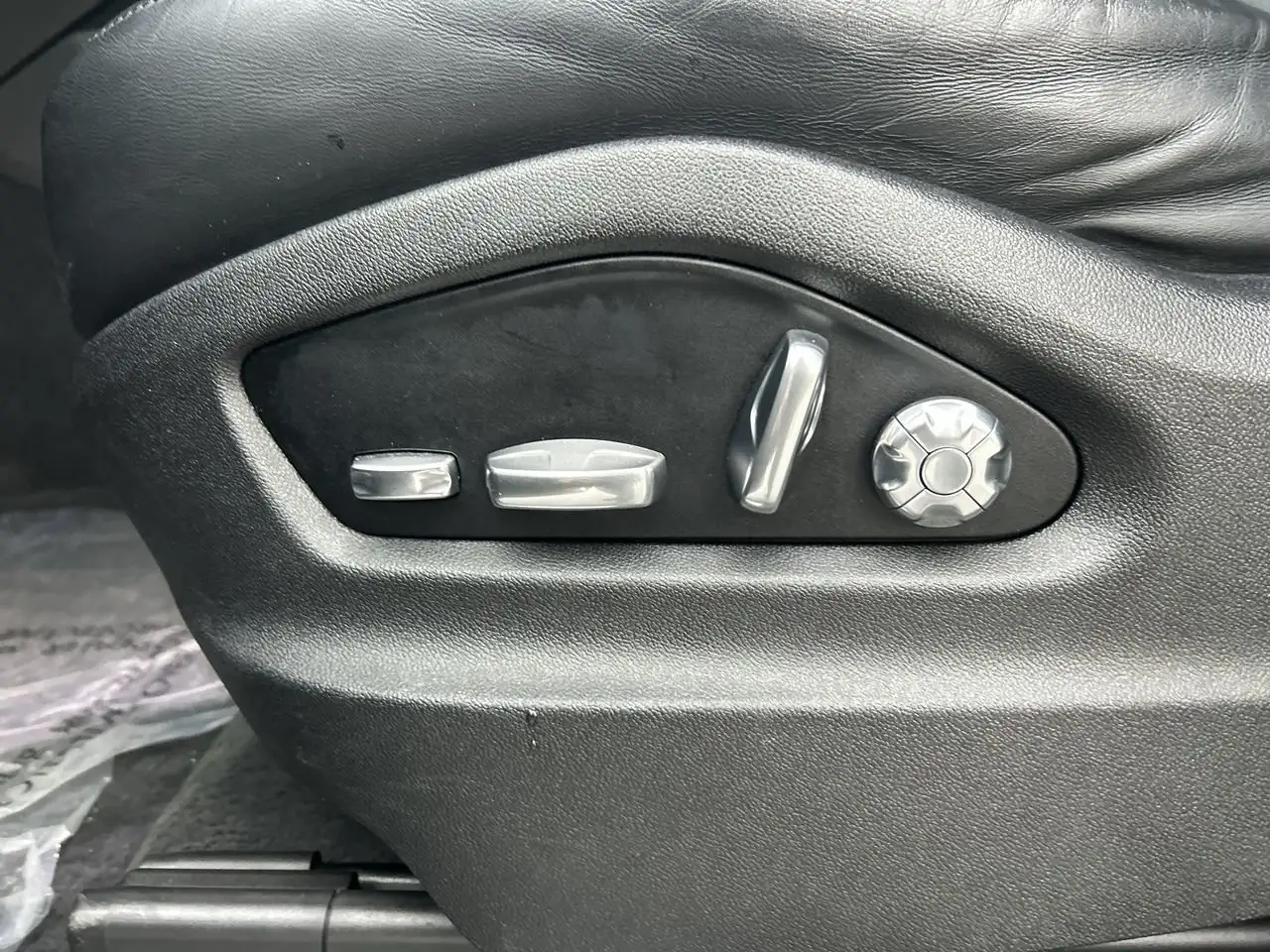 Porsche Cayenne снимка Porsche Cayenne