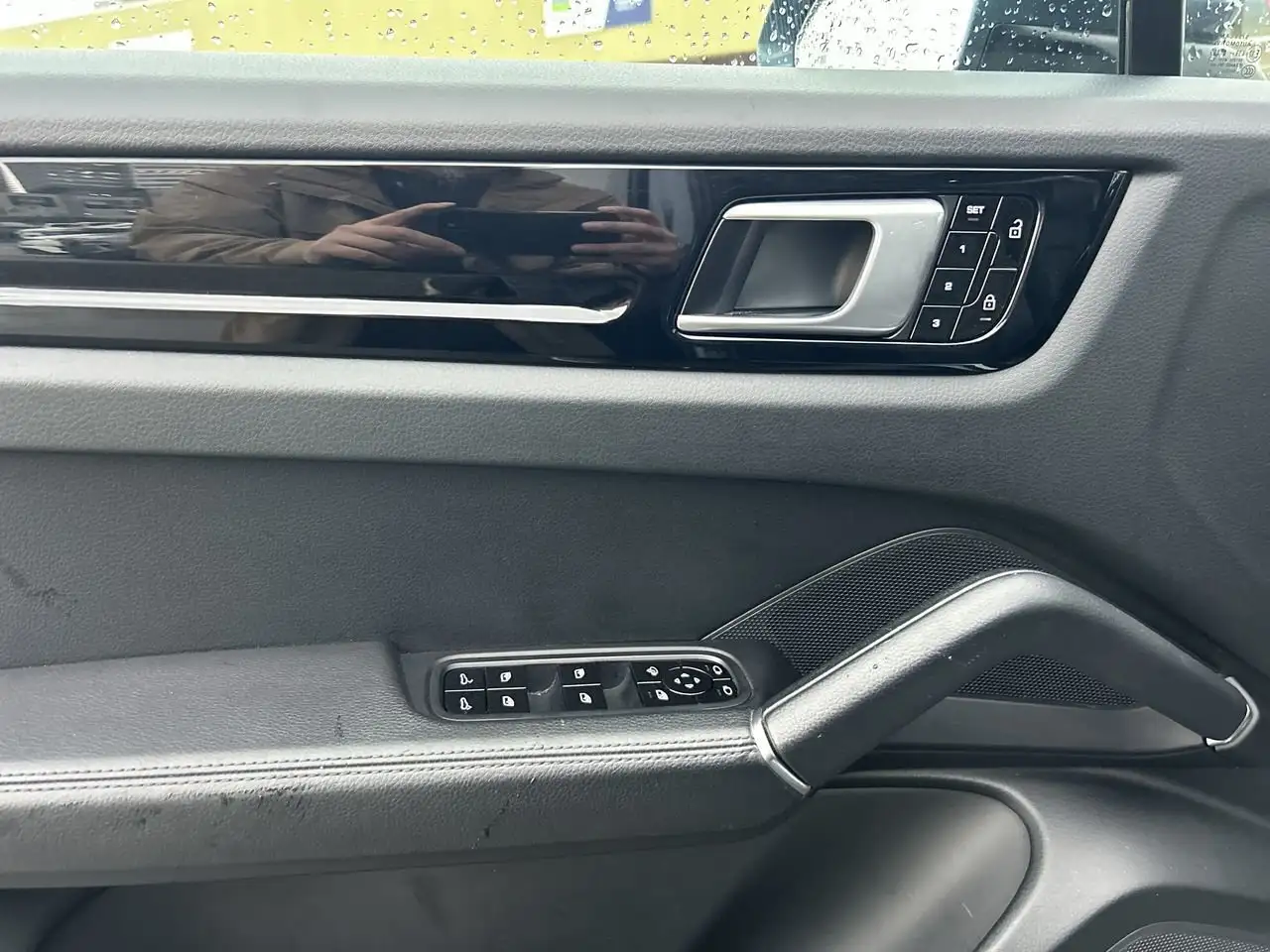 Porsche Cayenne снимка Porsche Cayenne