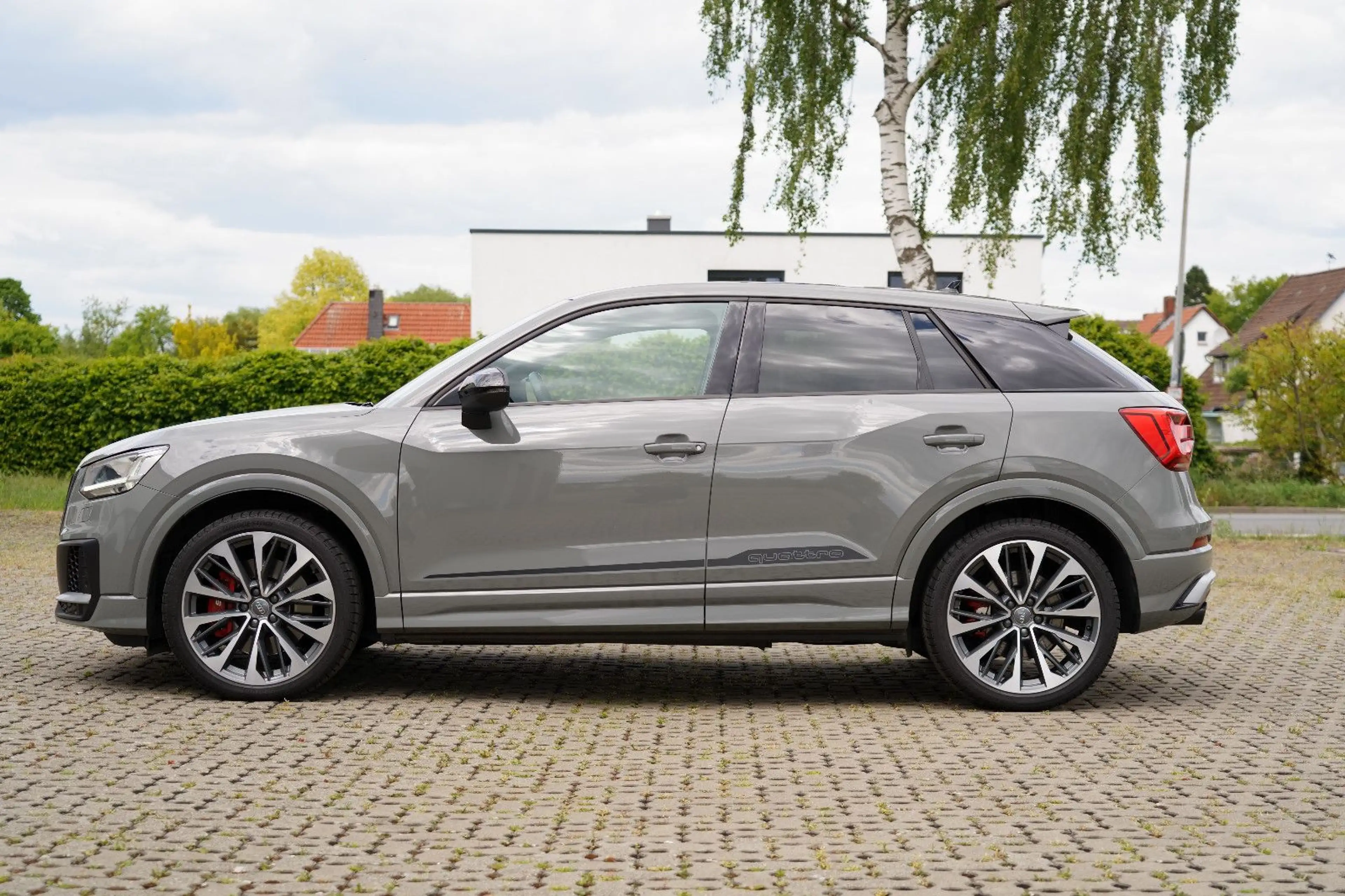 Audi SQ2 *Bang & Olufsen*Panorama*Kd. neu* — photo 3