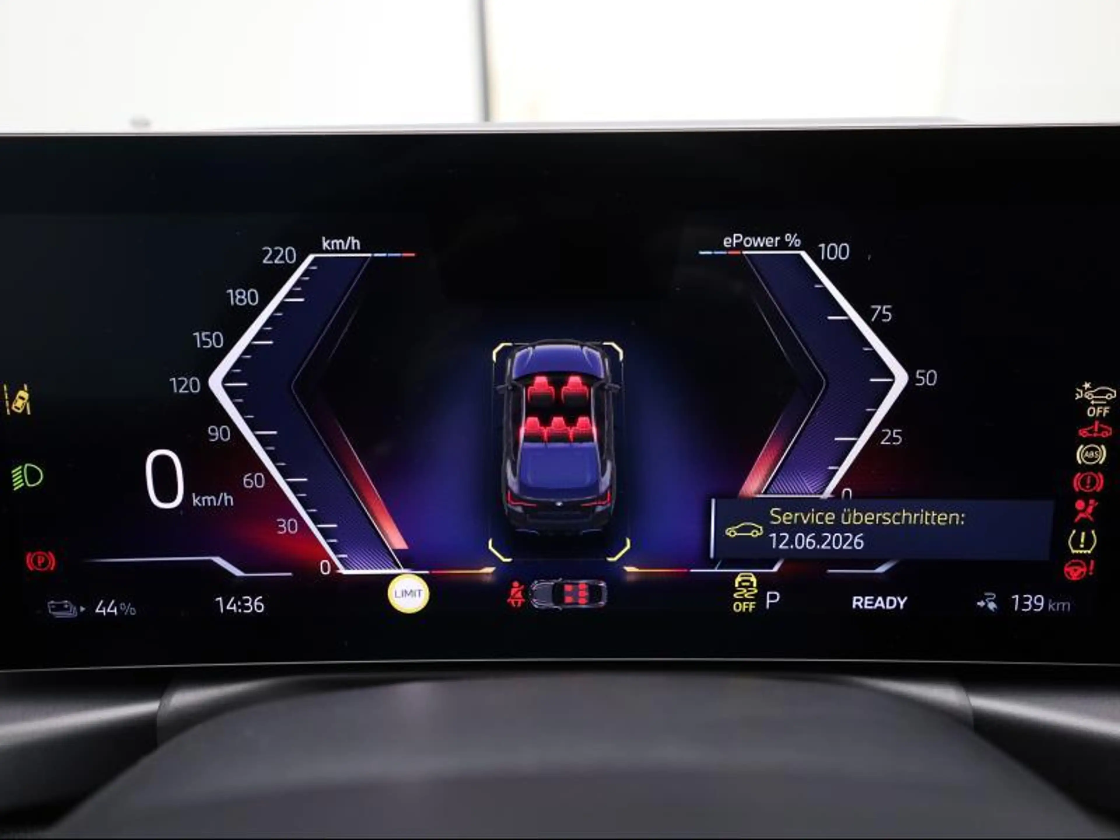 BMW i4 eDrive35 - M Pack — photo 10