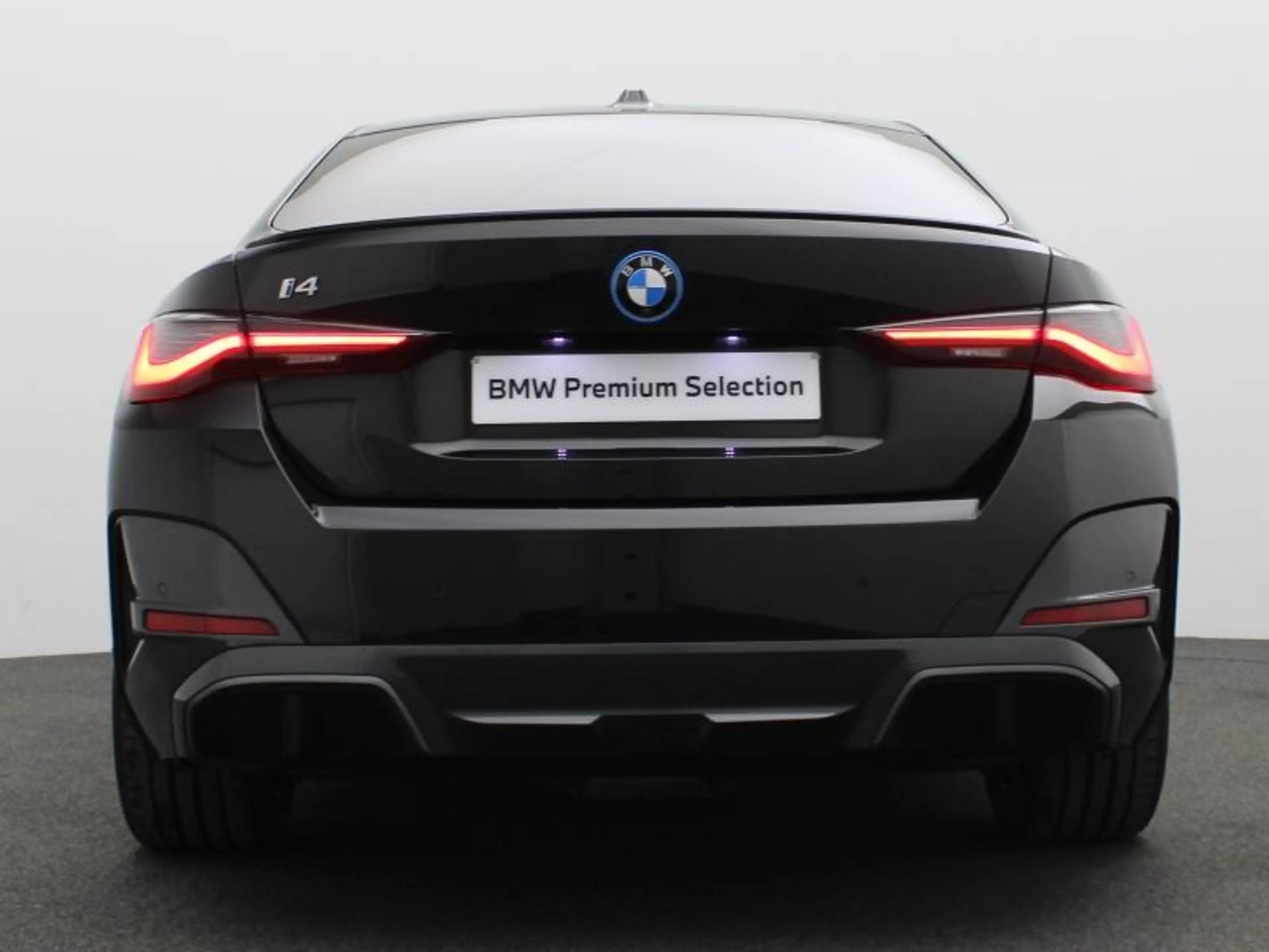 BMW i4 eDrive35 - M Pack — photo 4