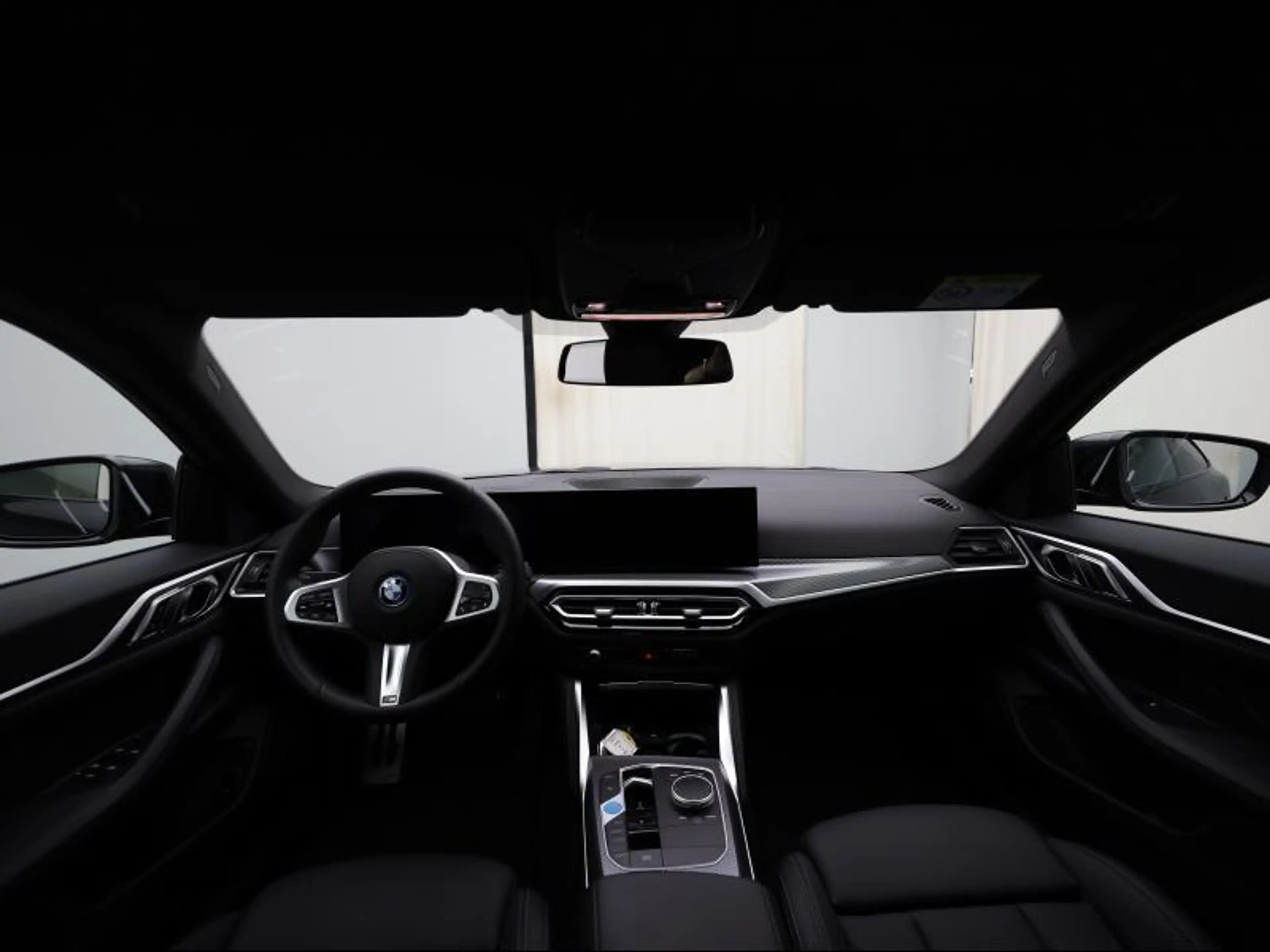 BMW i4 eDrive35 - M Pack — photo 7