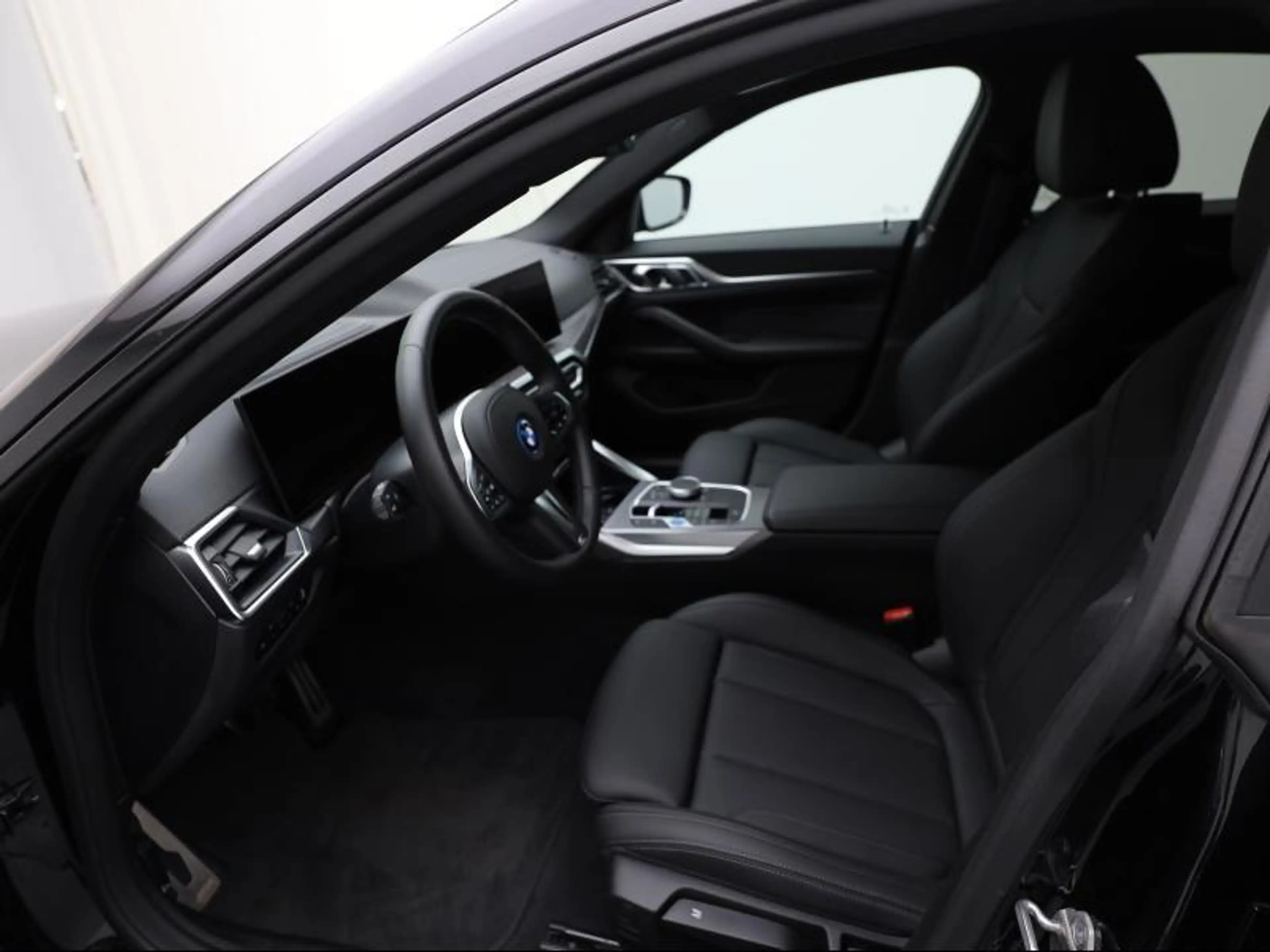 BMW i4 eDrive35 - M Pack — photo 6