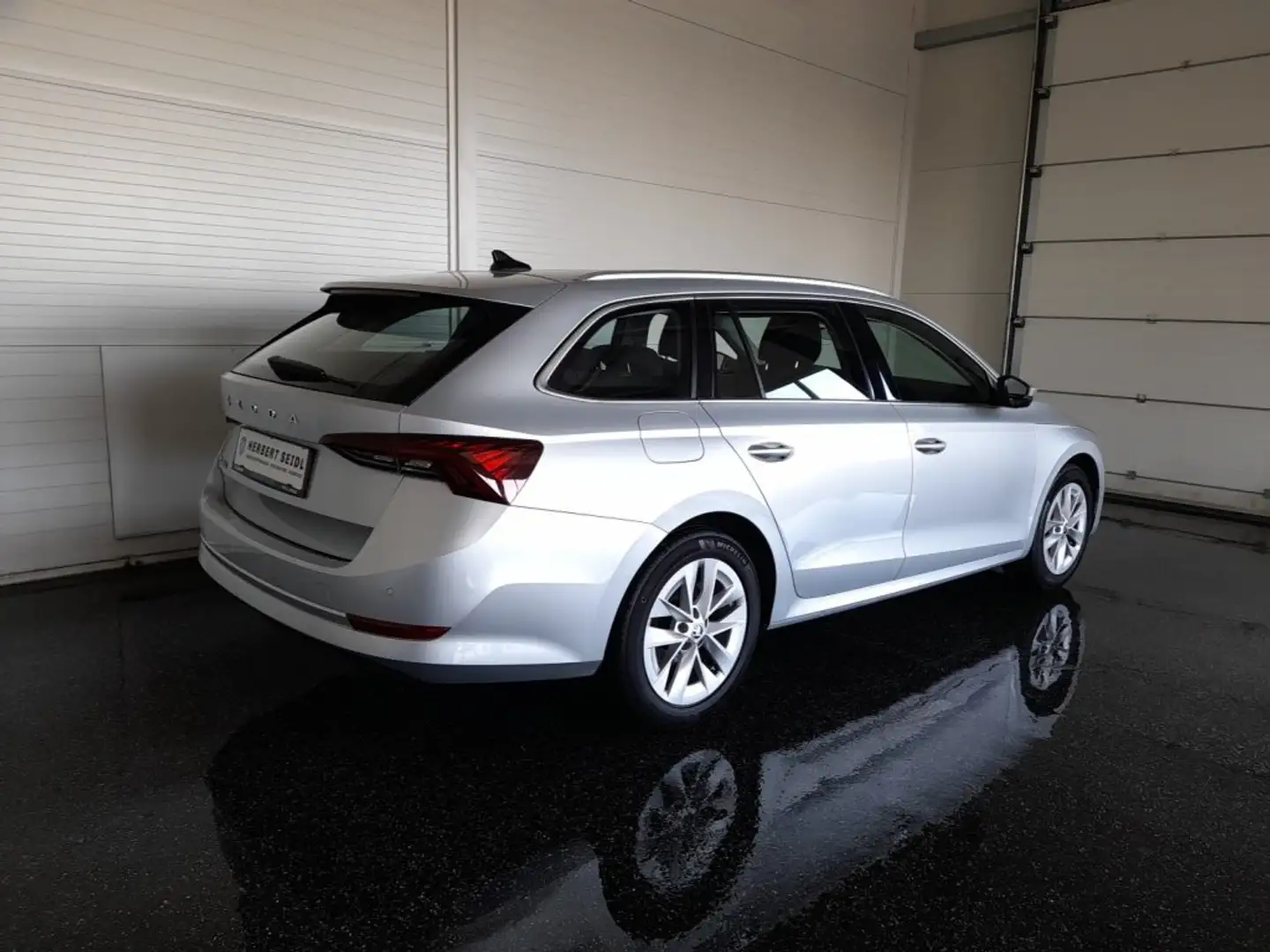 Skoda Octavia Combi STYLE 2,0 TDI DSG *VOLL-LED MIT FLA & DYN BLINKER / HEAD-UP / VIRTUELL / NAVI / MEMORY SPORTSITZE / KEYLESS* Silber - 2