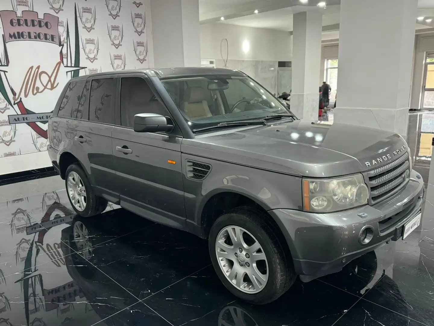 Land Rover Range Rover Sport Range Rover Sport 2.7 tdV6 HSE auto Grijs - 2