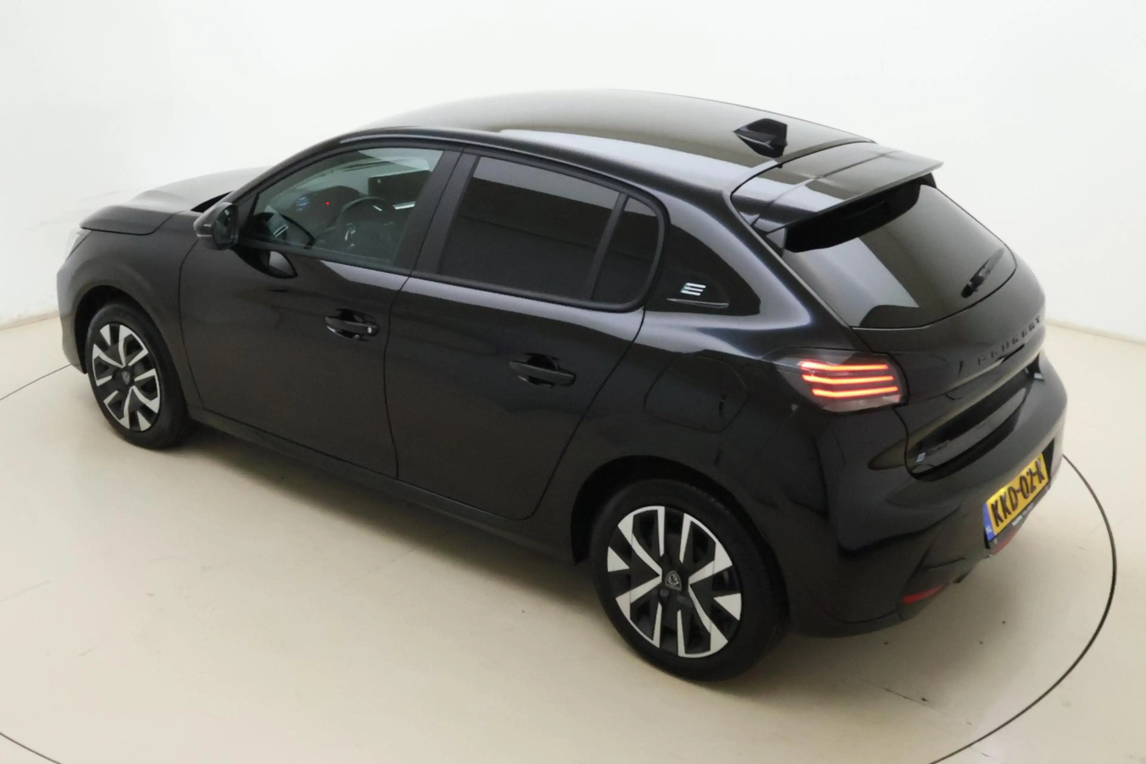 Peugeot e-208 EV Allure 50 kWh 136pk | Navigatie | Climate Contr — photo 4