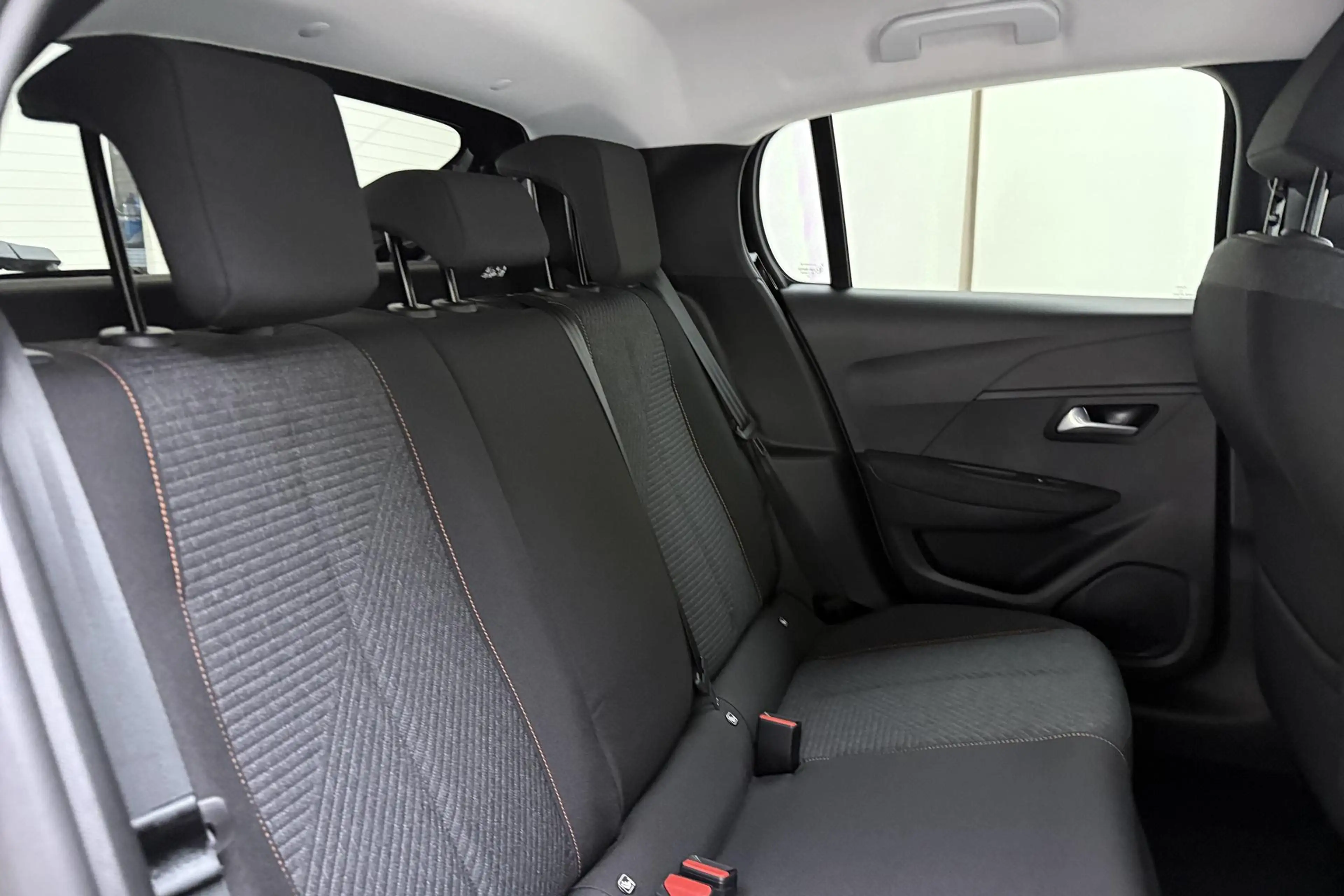 Peugeot e-208 EV Allure 50 kWh 136pk | Navigatie | Climate Contr — photo 13