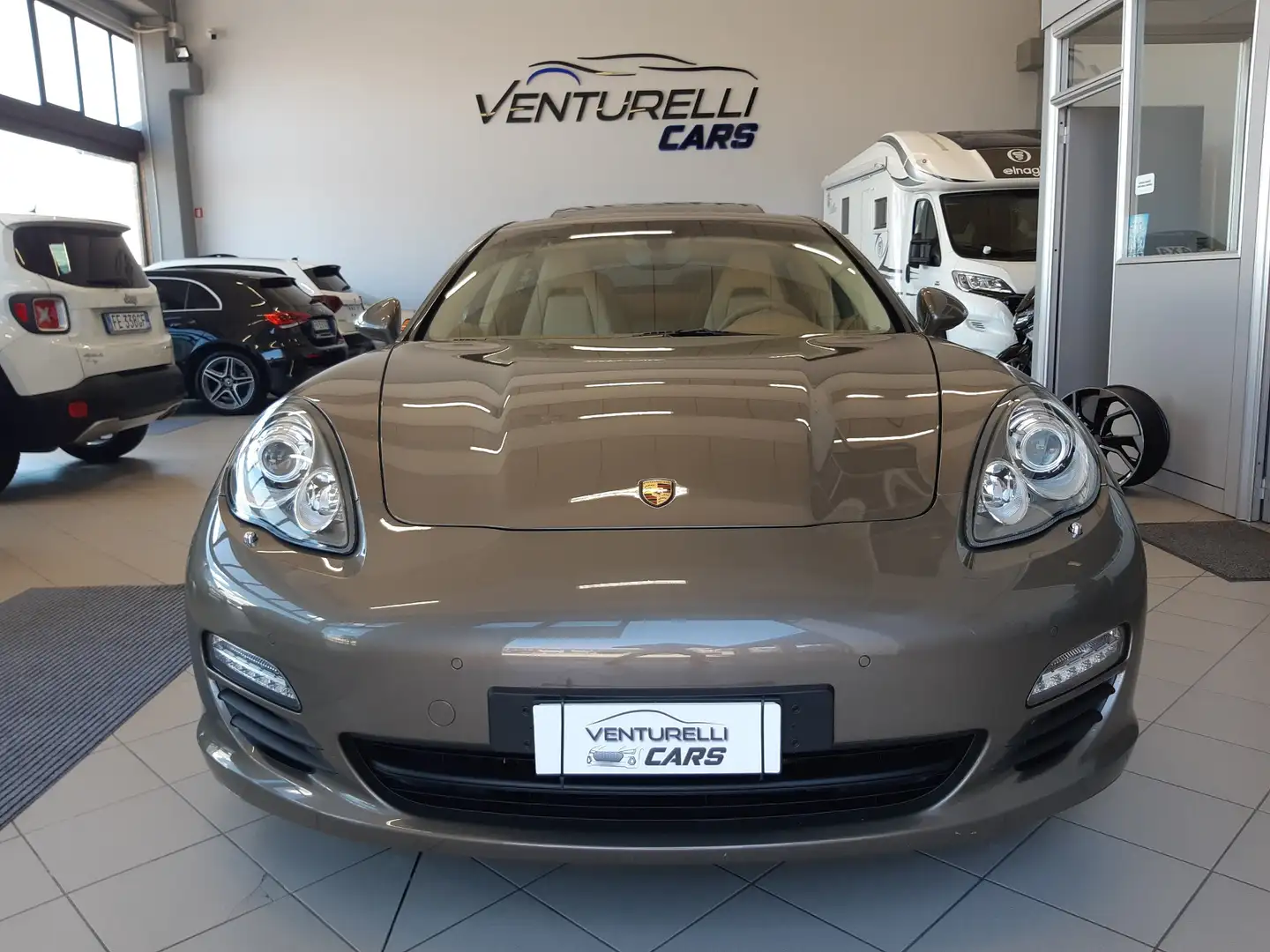 Porsche Panamera Panamera  3.0 tiptronic SOLO 6900KM UNICOP. Marrone - 2