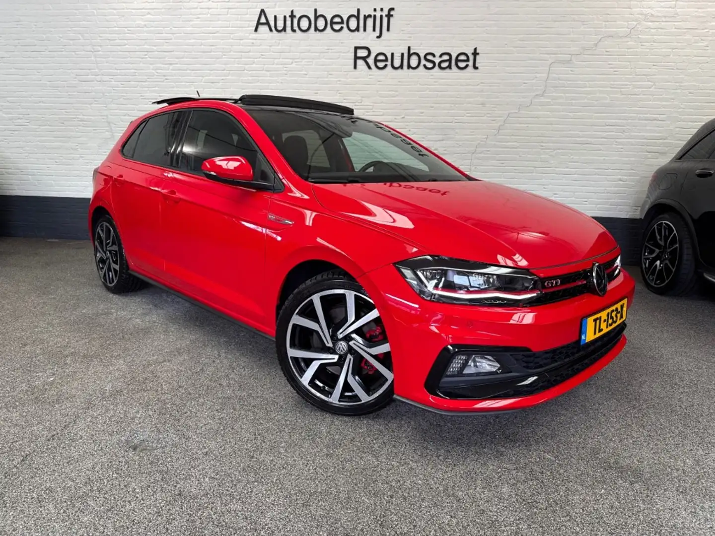 Volkswagen Polo GTI 2.0 TSI GTI 200PK DSG Panodak Virtual Beats Carpla Rood - 1