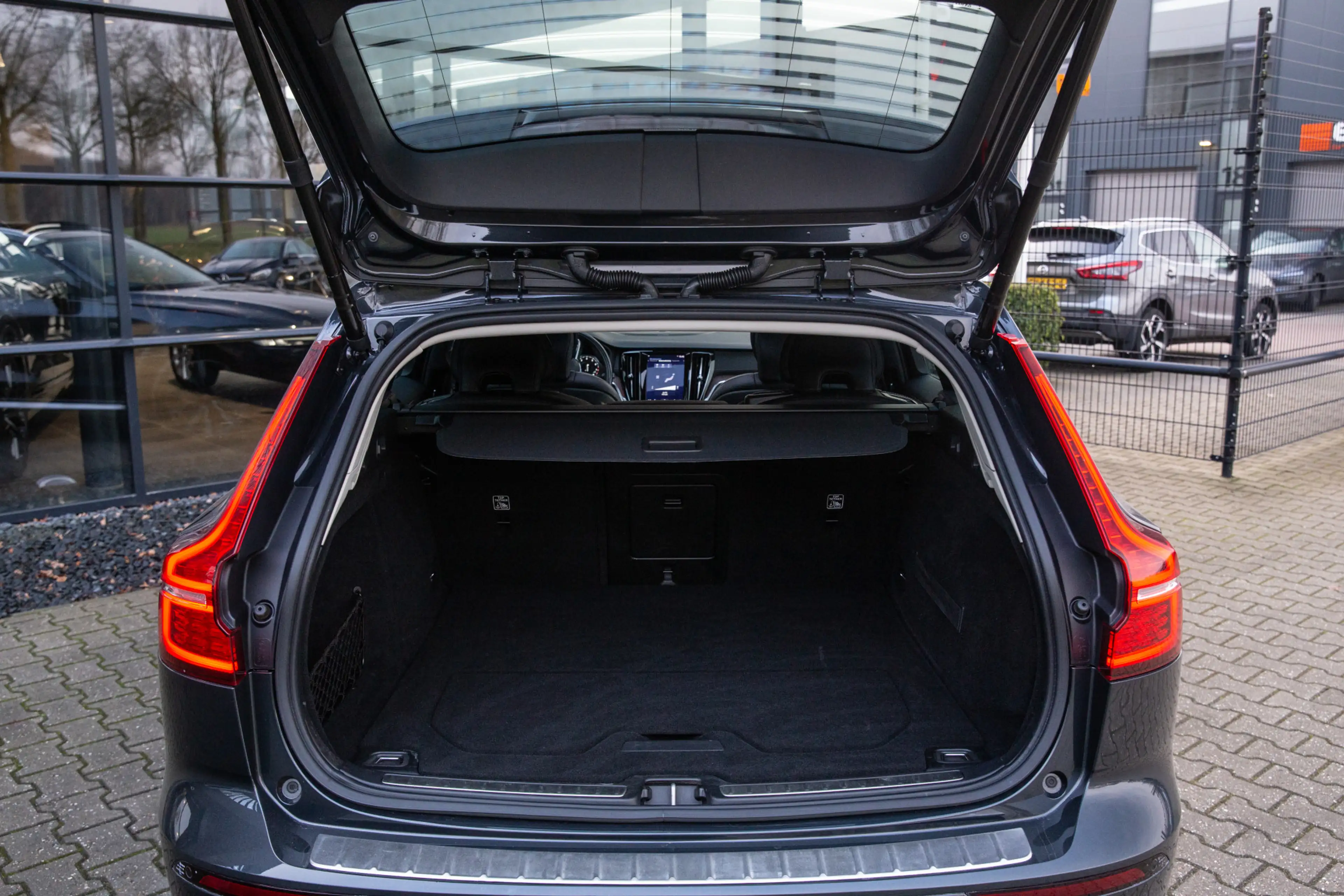Volvo V60 Cross Country 2.0 T5 AWD Pro , Panoramadak, Harman/Kardon, Adap. — photo 32