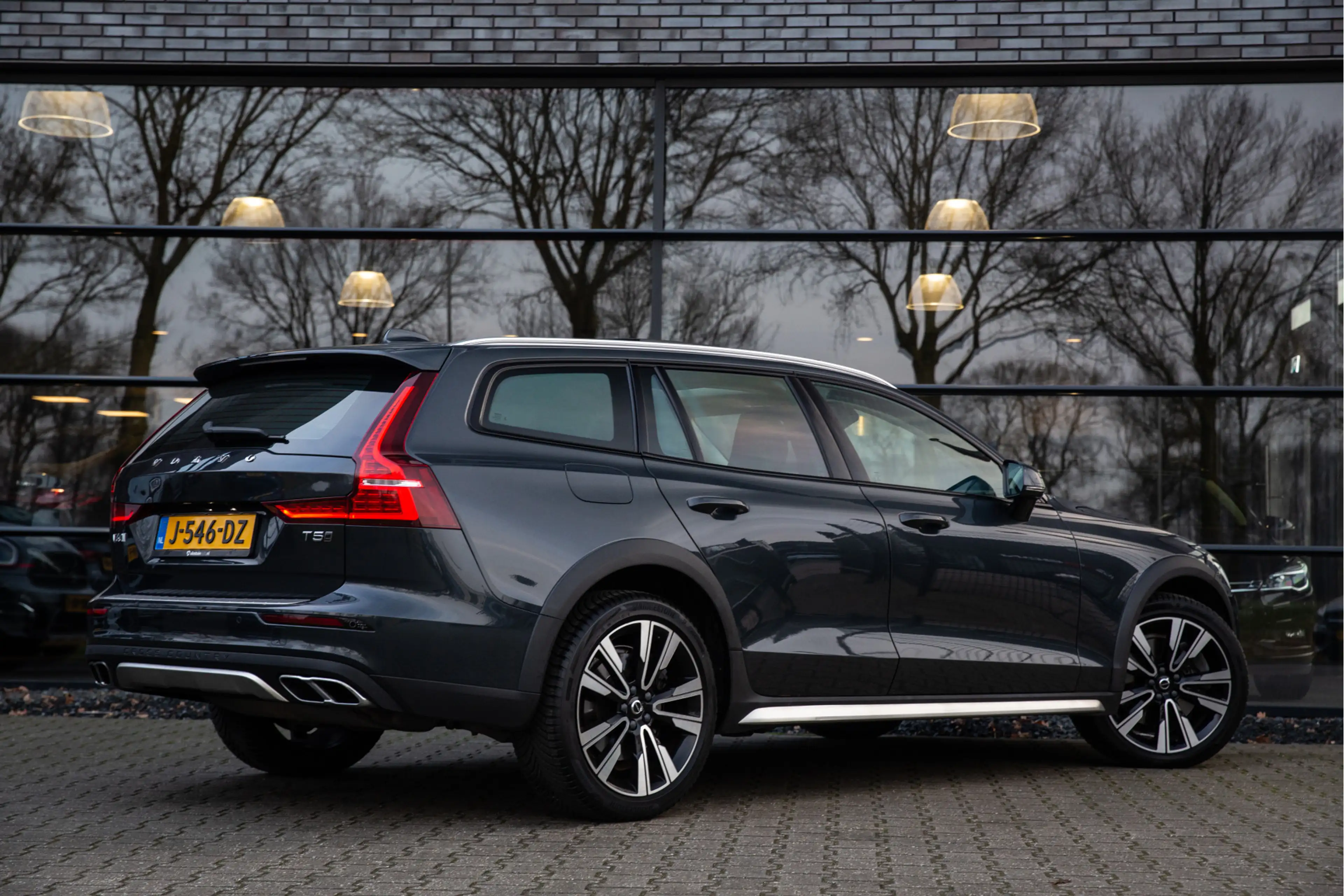 Volvo V60 Cross Country 2.0 T5 AWD Pro , Panoramadak, Harman/Kardon, Adap. — photo 2