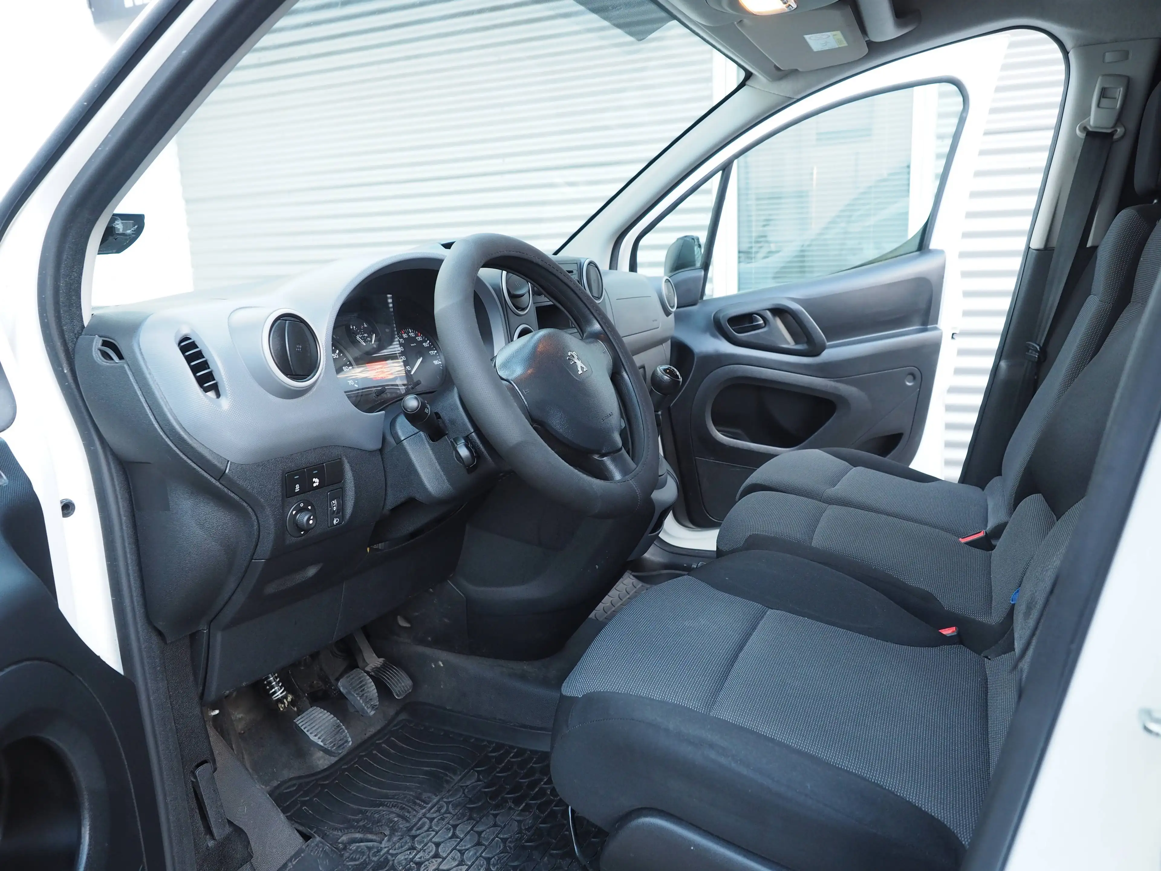 Peugeot Partner L1 Premium LKW Zulassung Tüv Klima Allwetter Tempomat — photo 8
