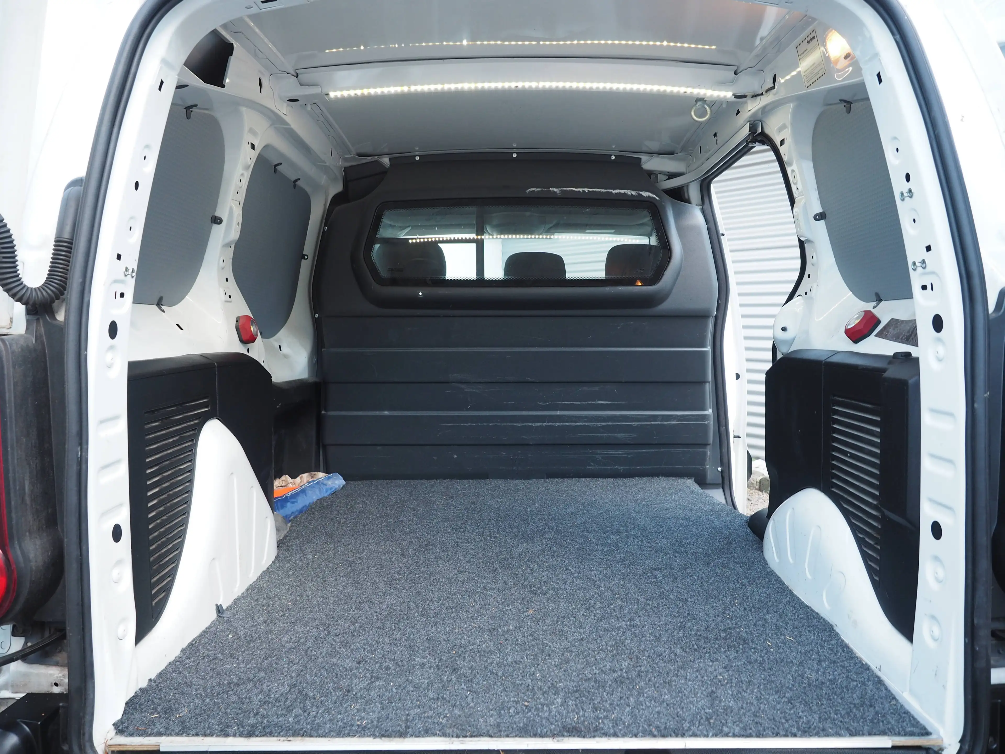 Peugeot Partner L1 Premium LKW Zulassung Tüv Klima Allwetter Tempomat — photo 15