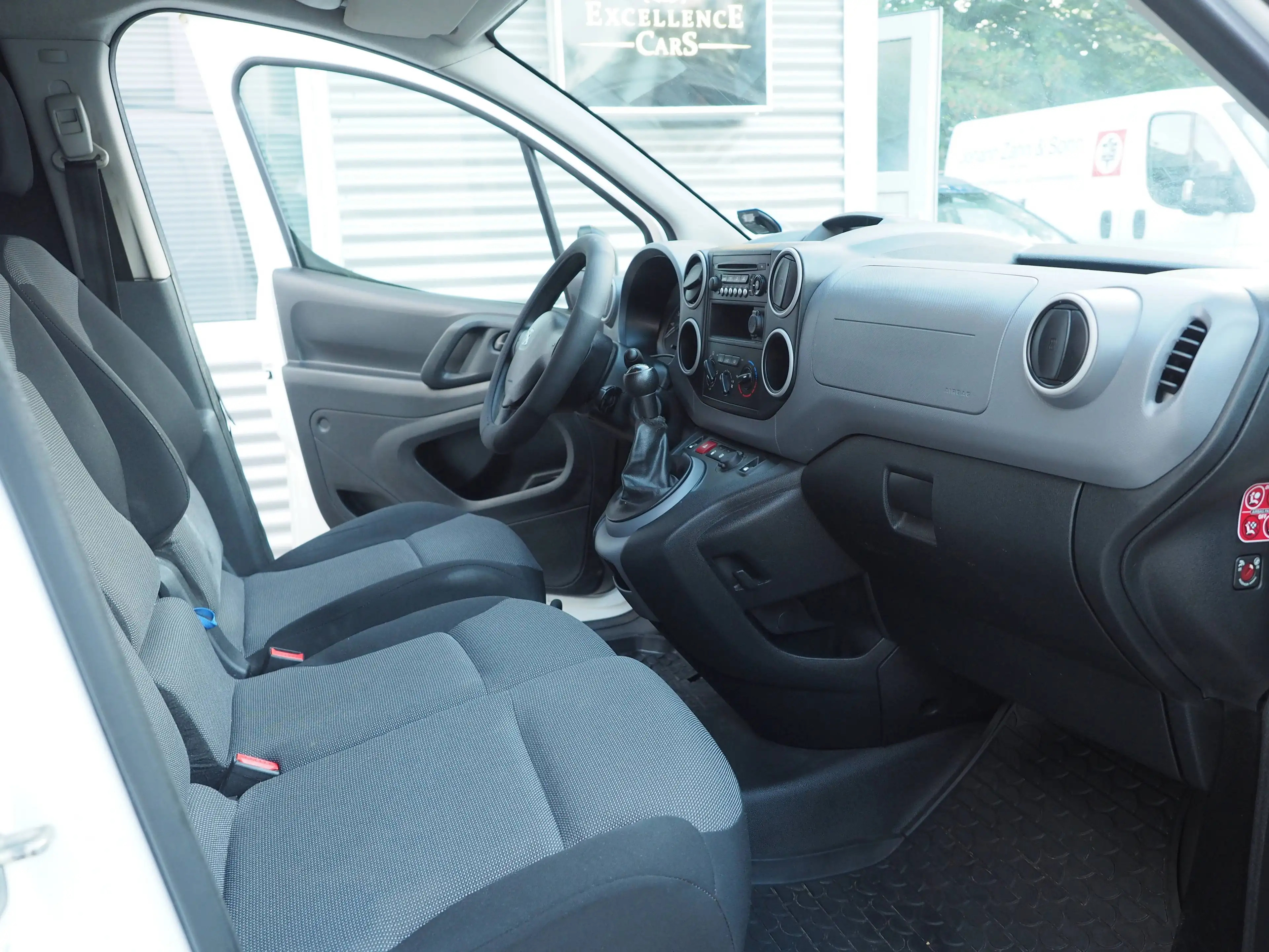 Peugeot Partner L1 Premium LKW Zulassung Tüv Klima Allwetter Tempomat — photo 9