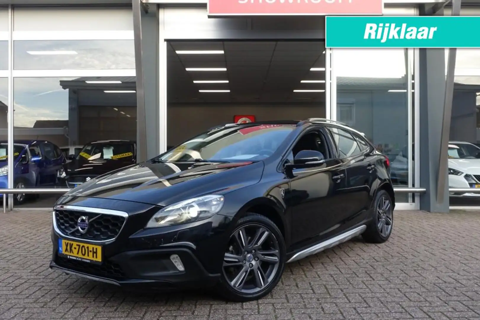Volvo V40 CROSS COUNTRY 1.6 T4 SUMMUM (All-in prijs) Noir - 1