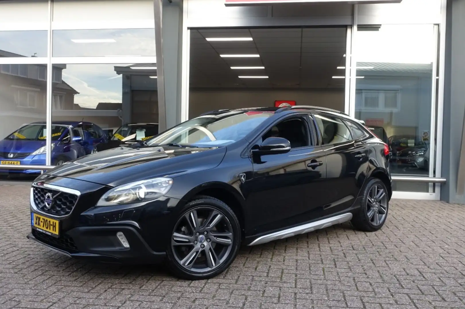 Volvo V40 CROSS COUNTRY 1.6 T4 SUMMUM (All-in prijs) Noir - 2