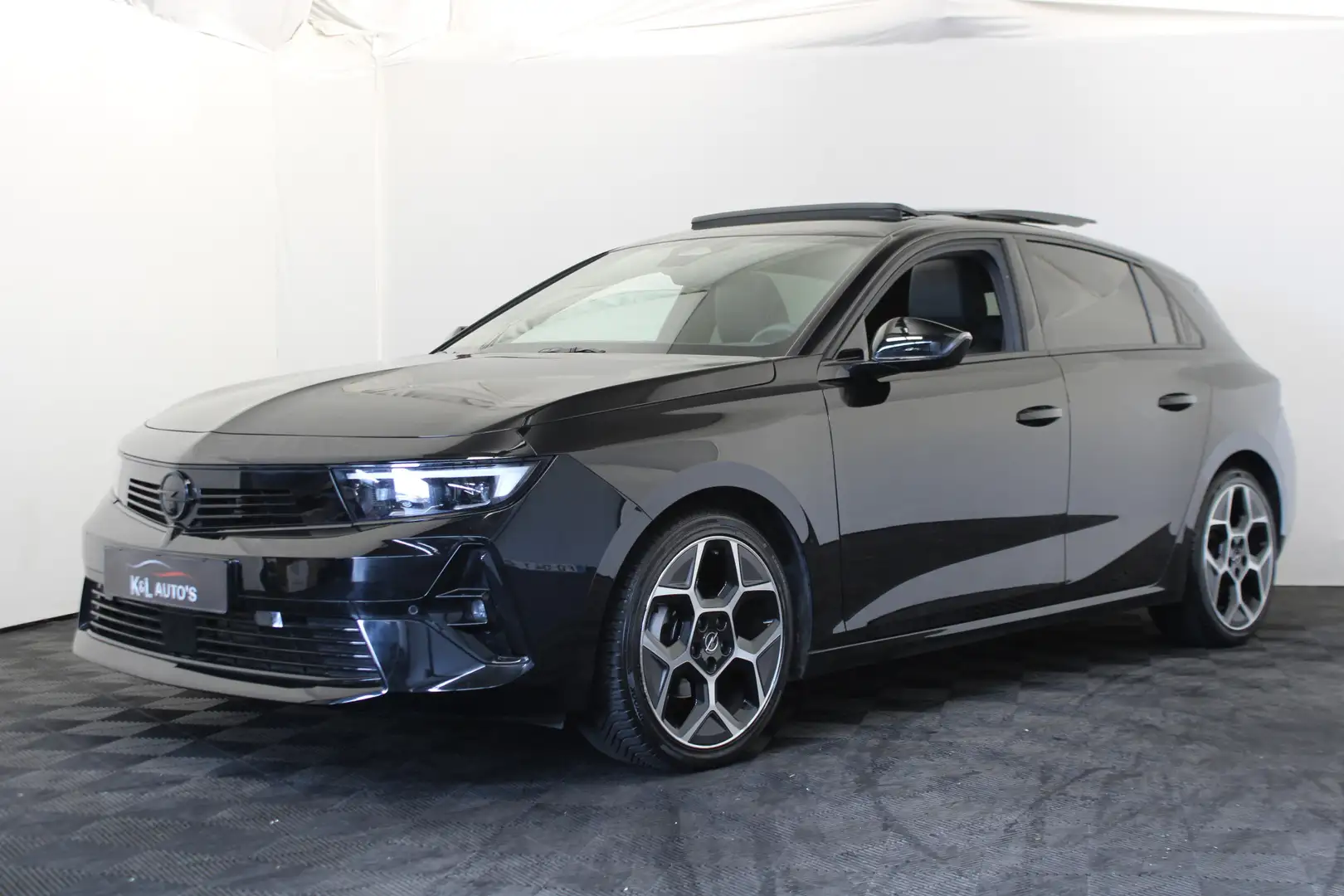 Opel Astra 1.2 Ultimate |Massage|Stoelkoeling|Leder| Zwart - 1