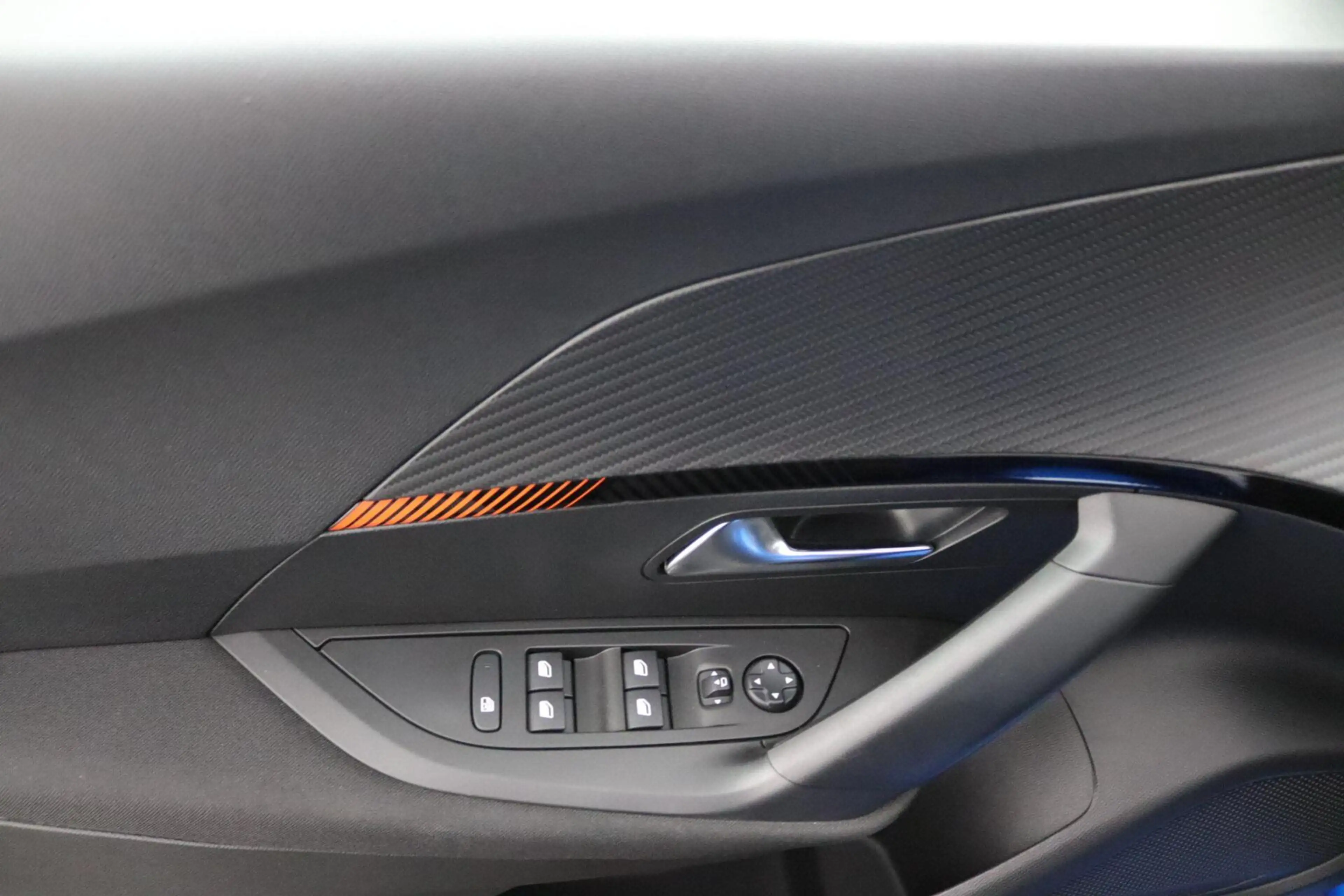 Peugeot e-2008 EV Active Pack 50 kWh | Stoelverwarming | — photo 17