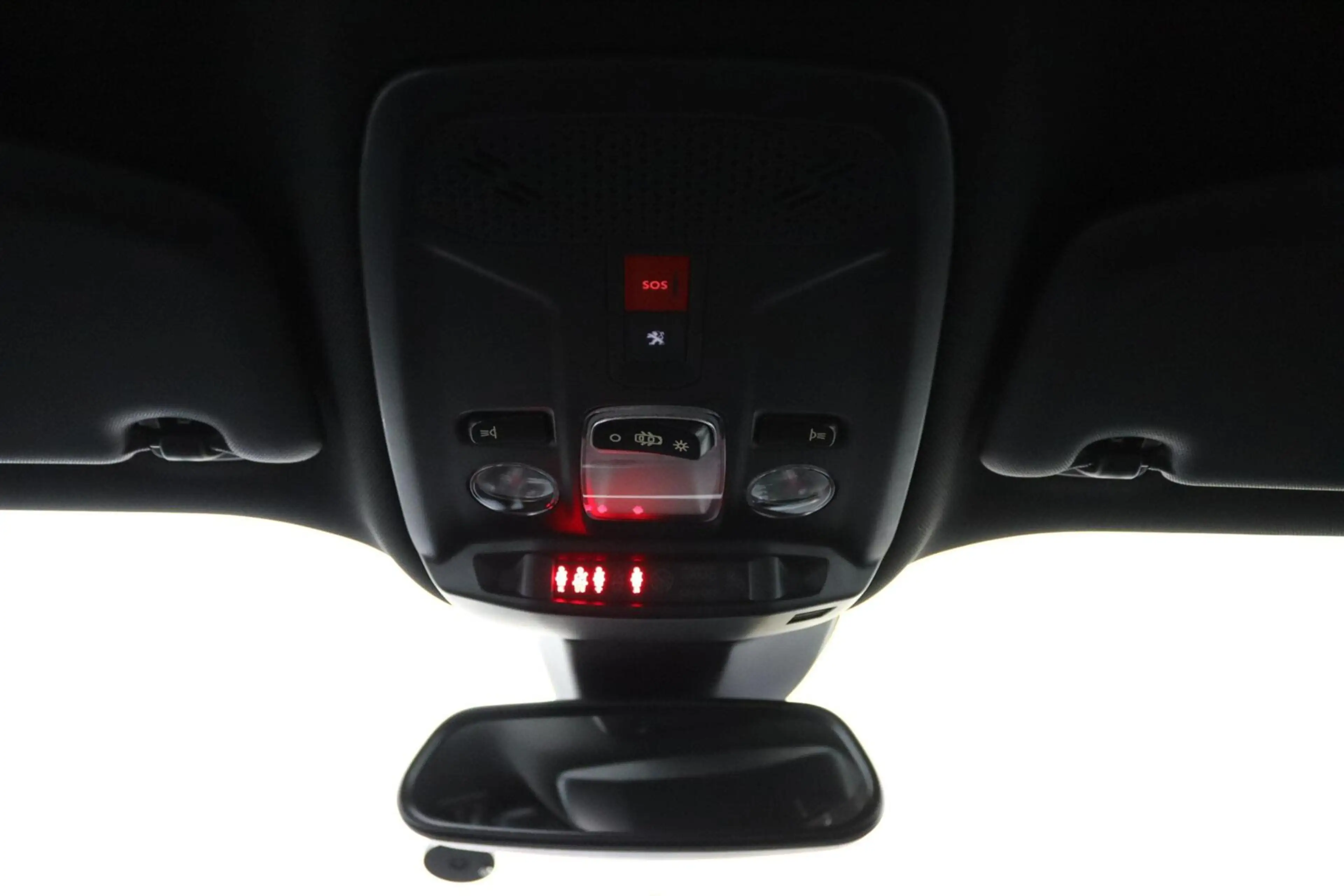 Peugeot e-2008 EV Active Pack 50 kWh | Stoelverwarming | — photo 27