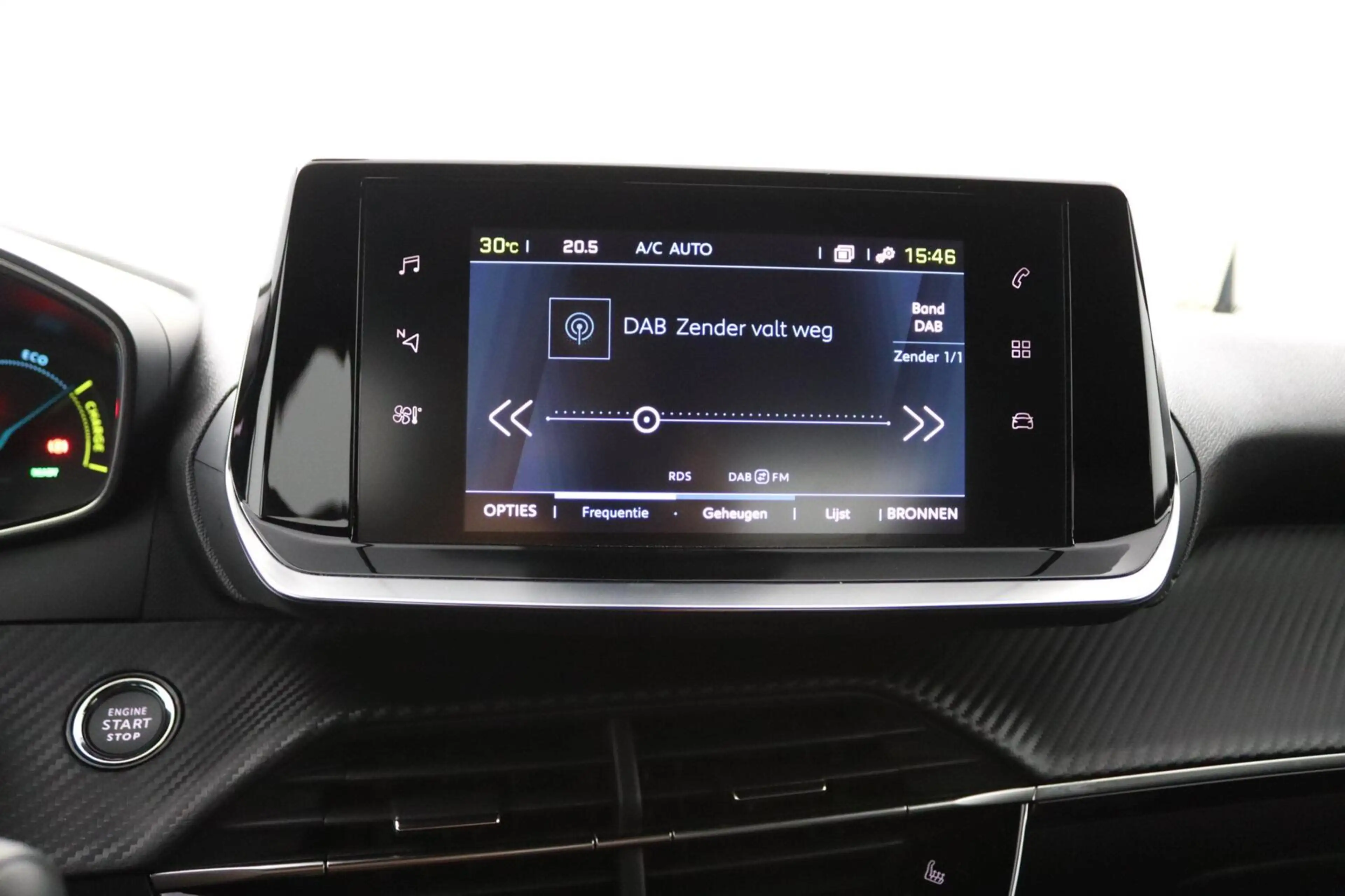 Peugeot e-2008 EV Active Pack 50 kWh | Stoelverwarming | — photo 25