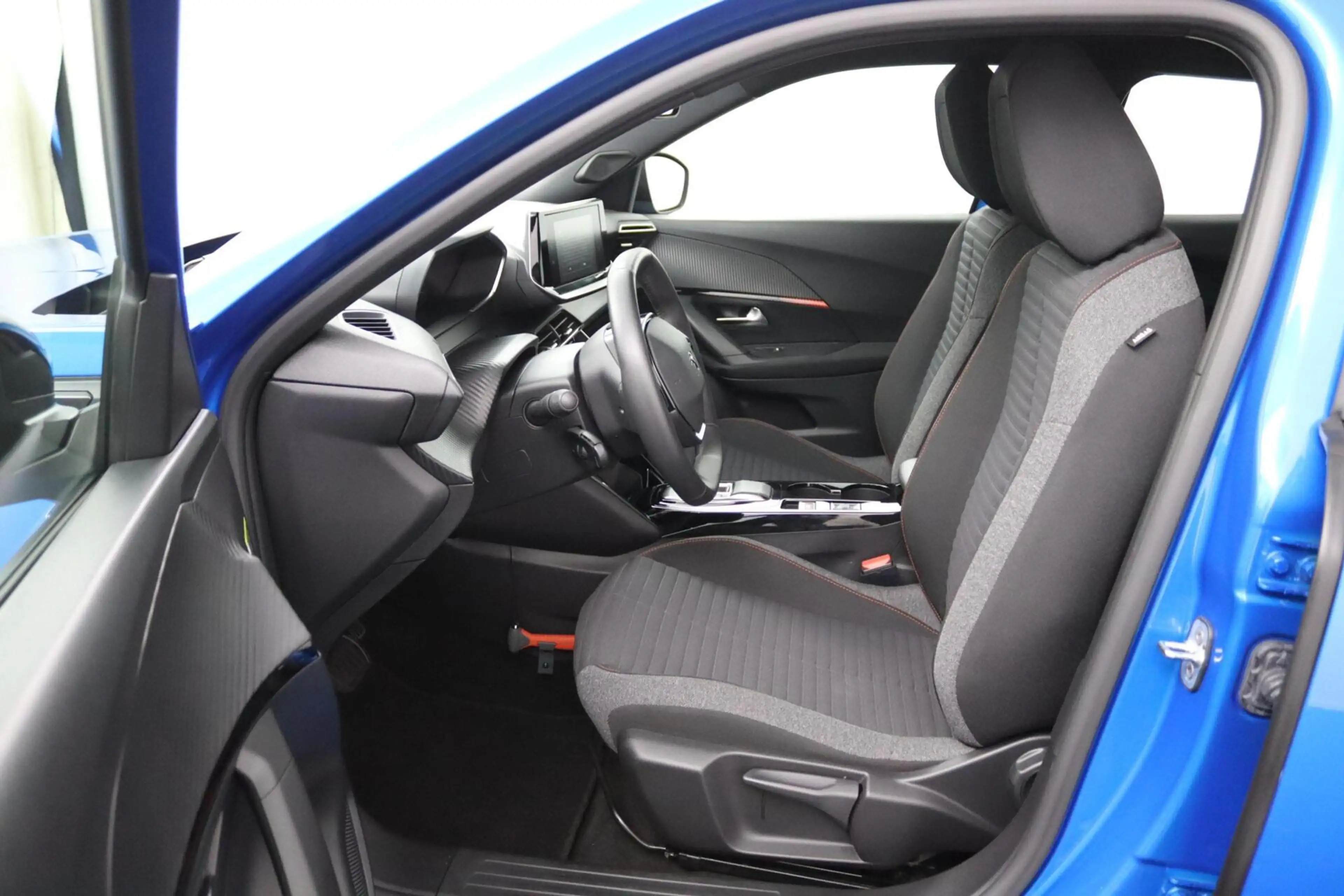 Peugeot e-2008 EV Active Pack 50 kWh | Stoelverwarming | — photo 5