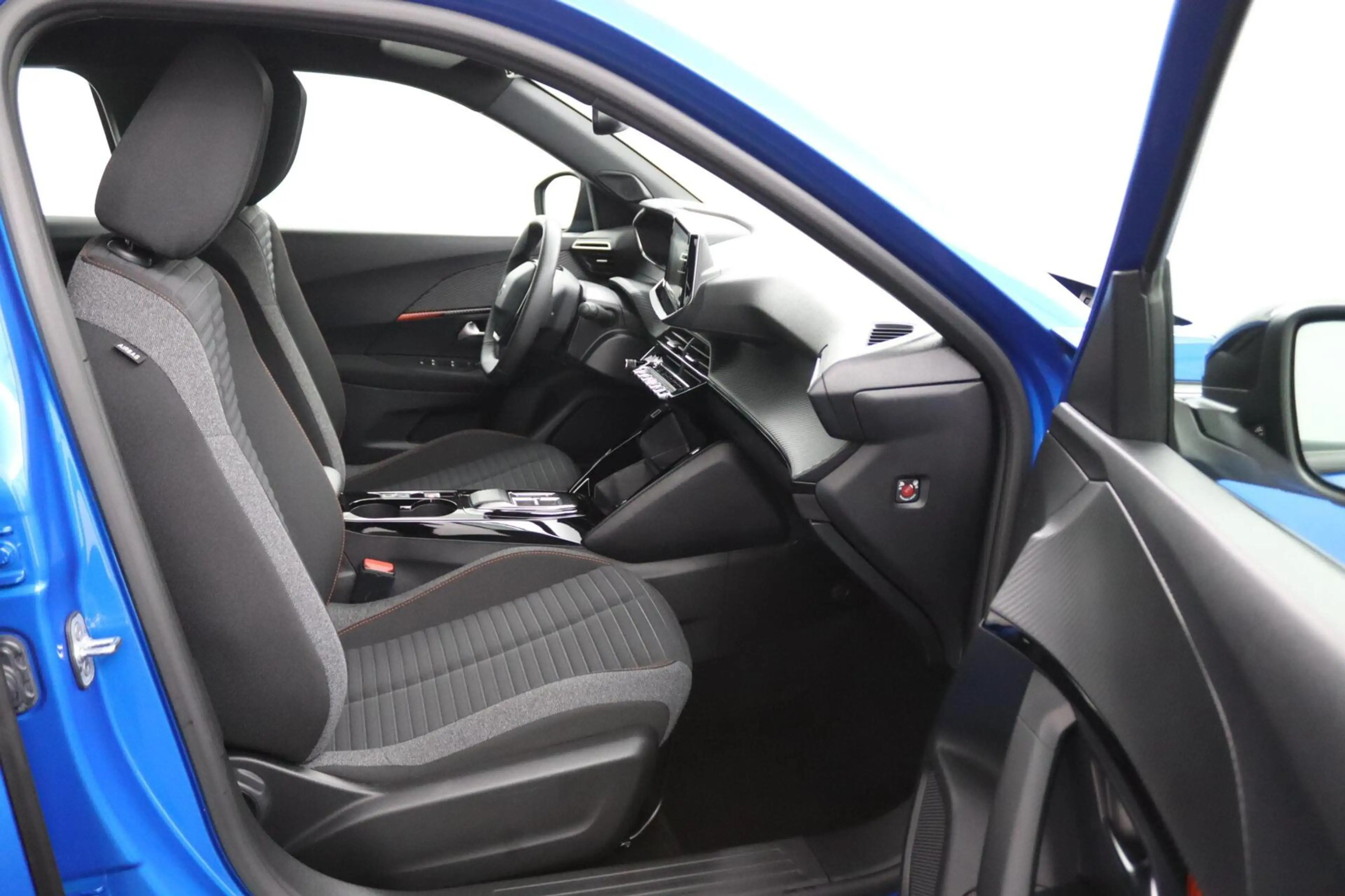 Peugeot e-2008 EV Active Pack 50 kWh | Stoelverwarming | — photo 16