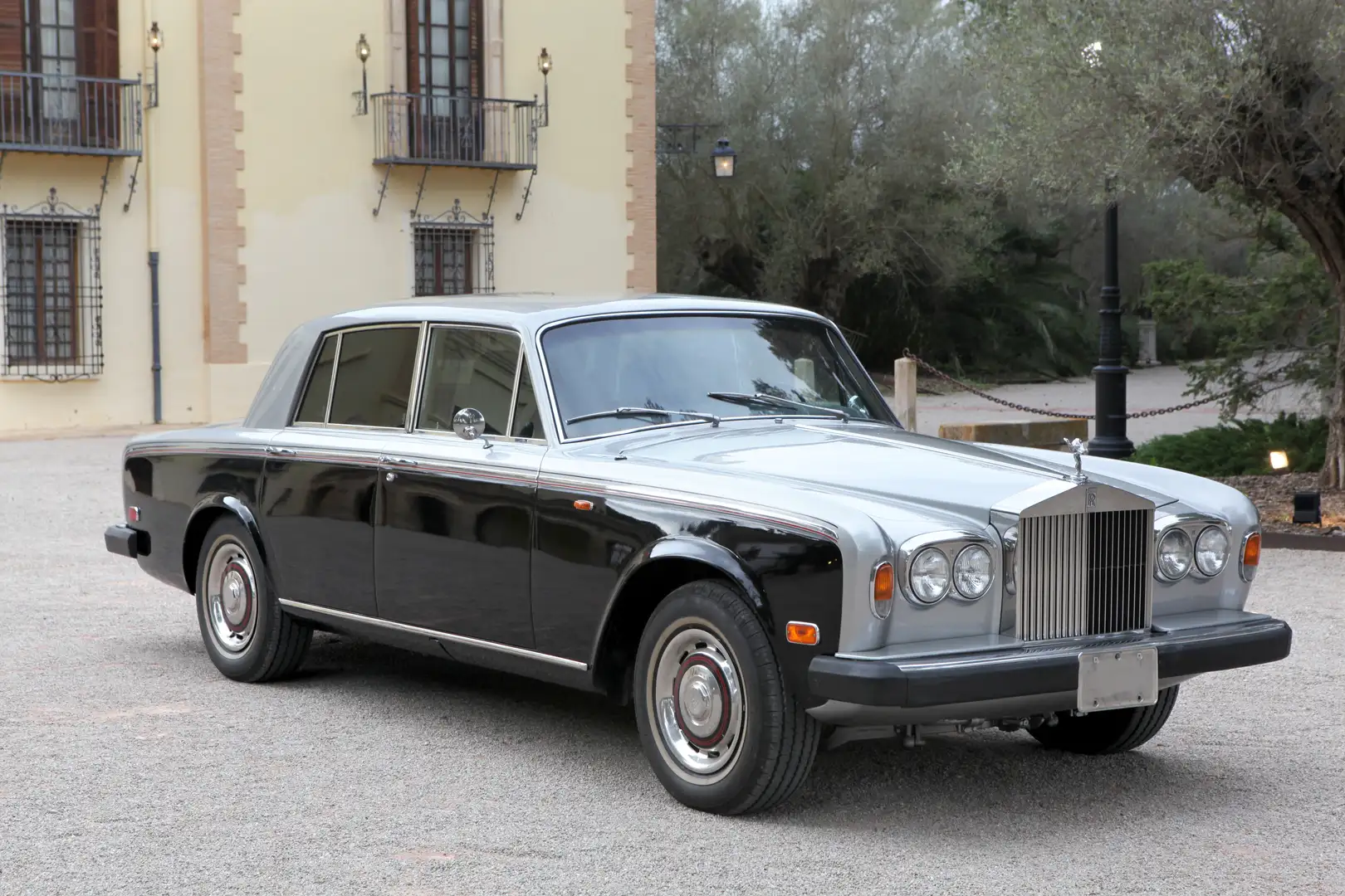 Rolls-Royce Silver Shadow Grau - 1