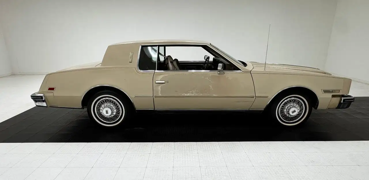 Oldsmobile Toronado Brougham 2 Door Hardtop, foto 6