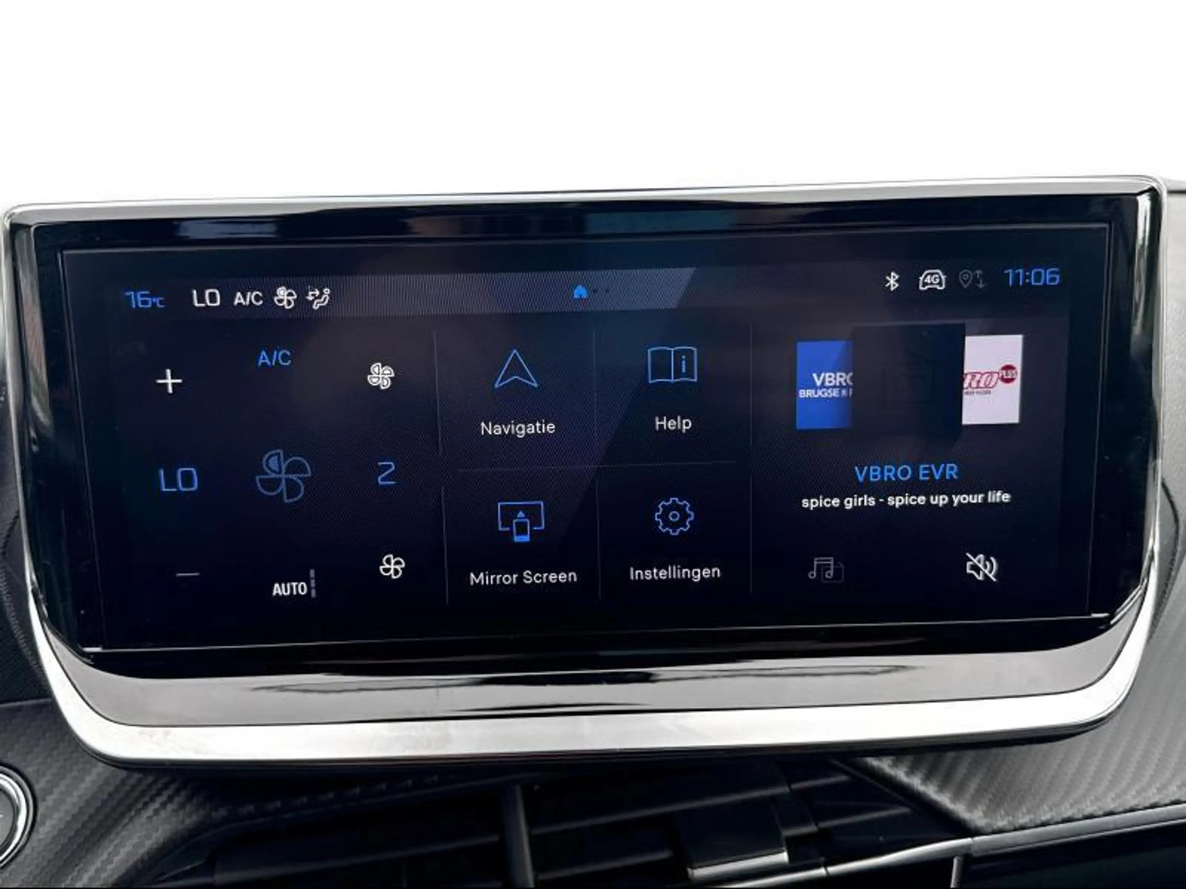 Peugeot 2008 Allure Hybrid 145 DSC6 — photo 13