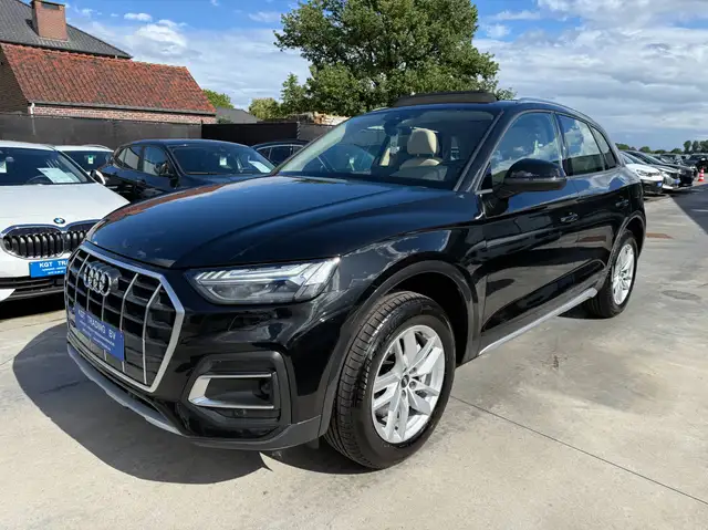 Audi Q5 view 9