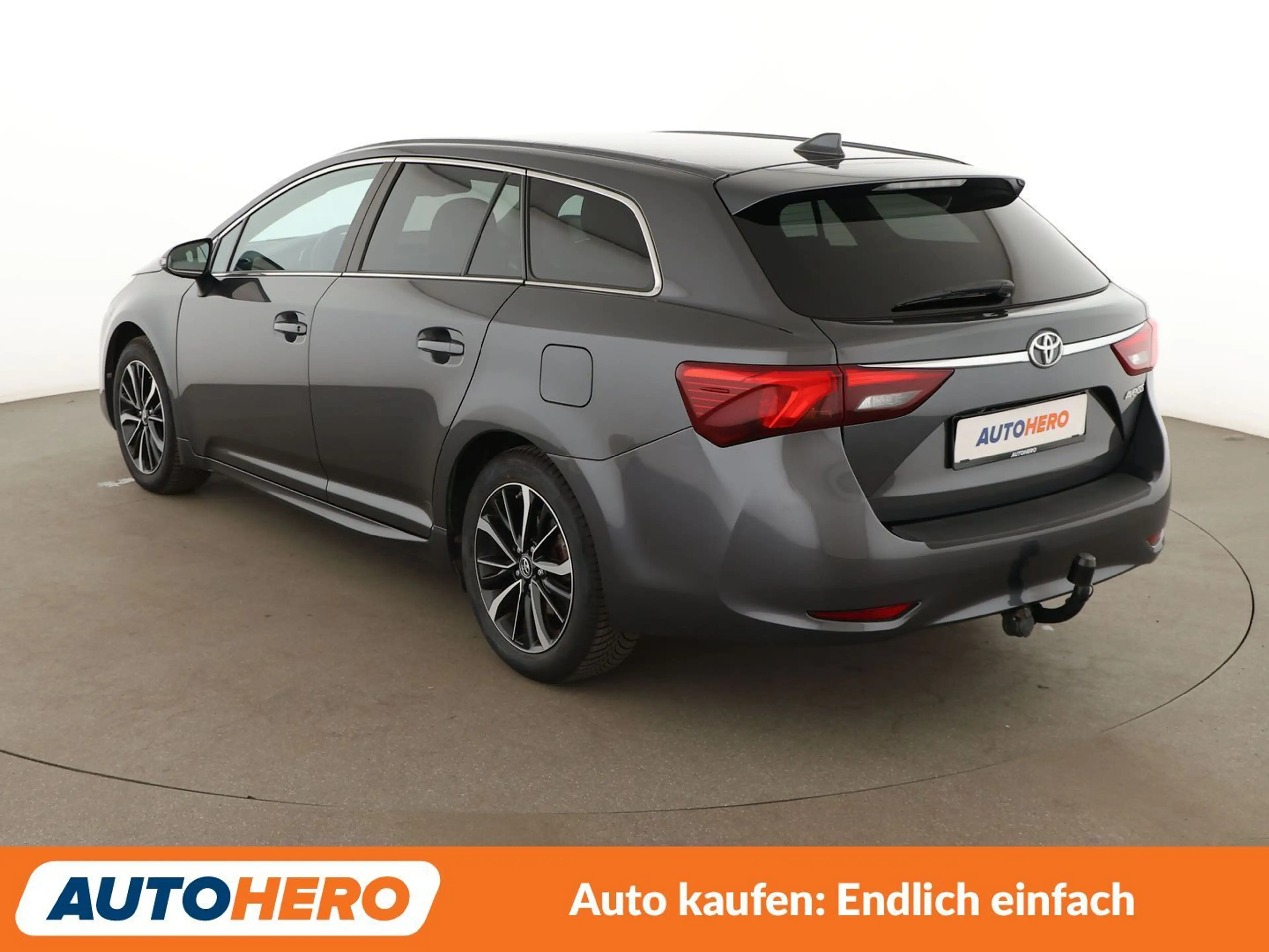 Toyota Avensis 1.8 Executive*NAVI*TEMPO*CAM*SHZ* — photo 4