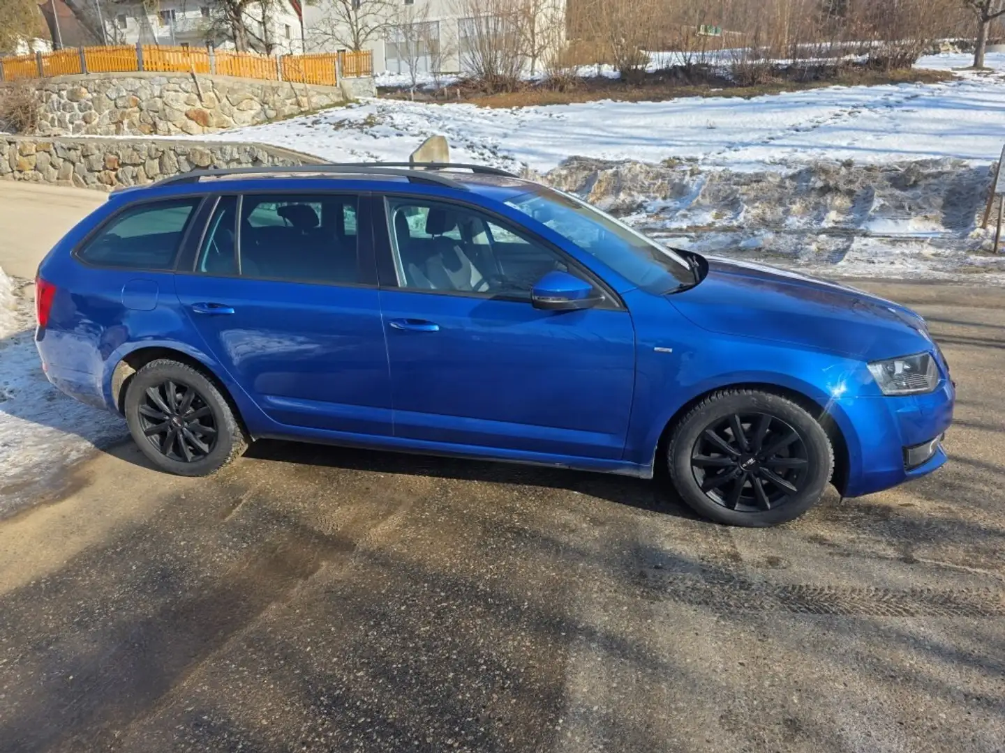 Skoda Octavia DSG Sitzheiz. Freisprech. Multifunktionslenkrad Blau - 1