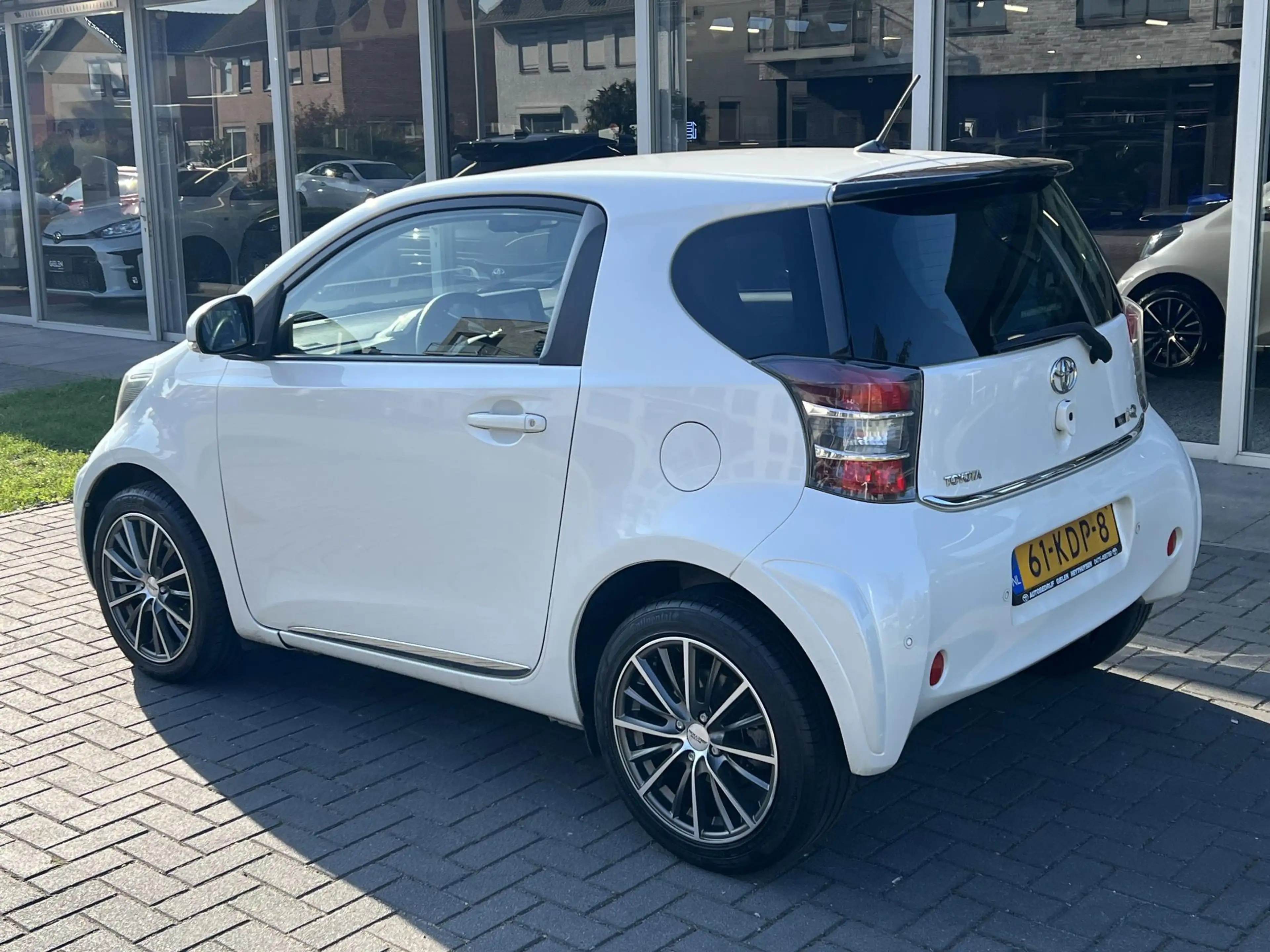 Toyota iQ 1.0 VVTi Aspiration Plus | Stoelverwarming, Half l — photo 5