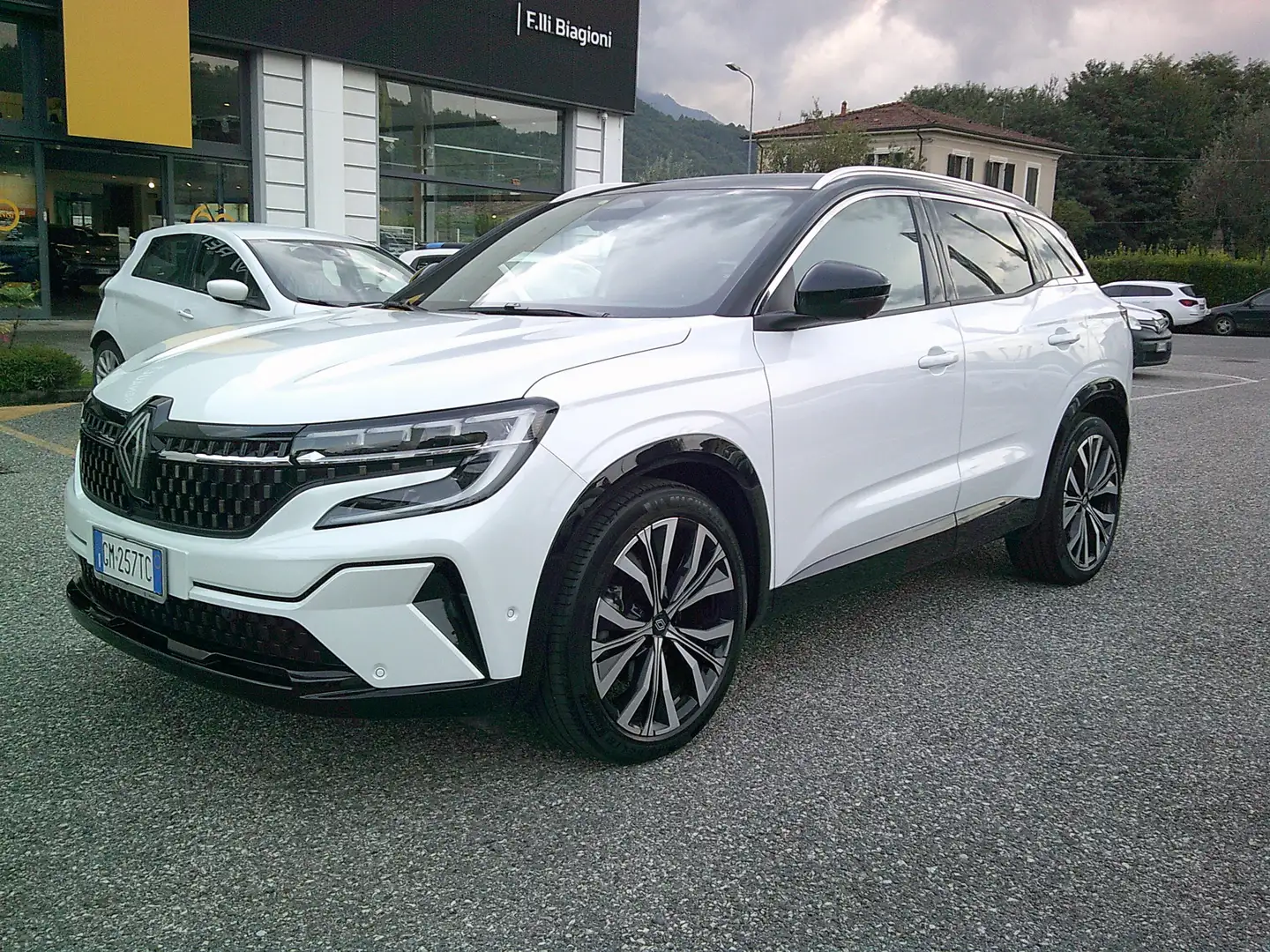 Renault Austral Austral 1.2 E-Tech full hybrid Iconic 200cv auto Bianco - 1