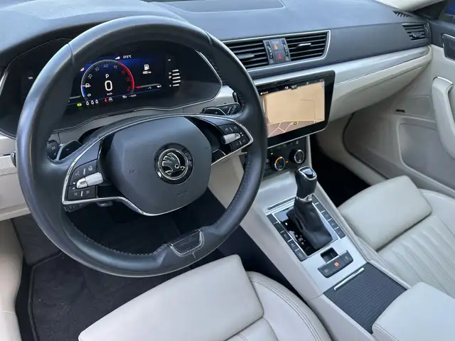 Skoda Superb view 10