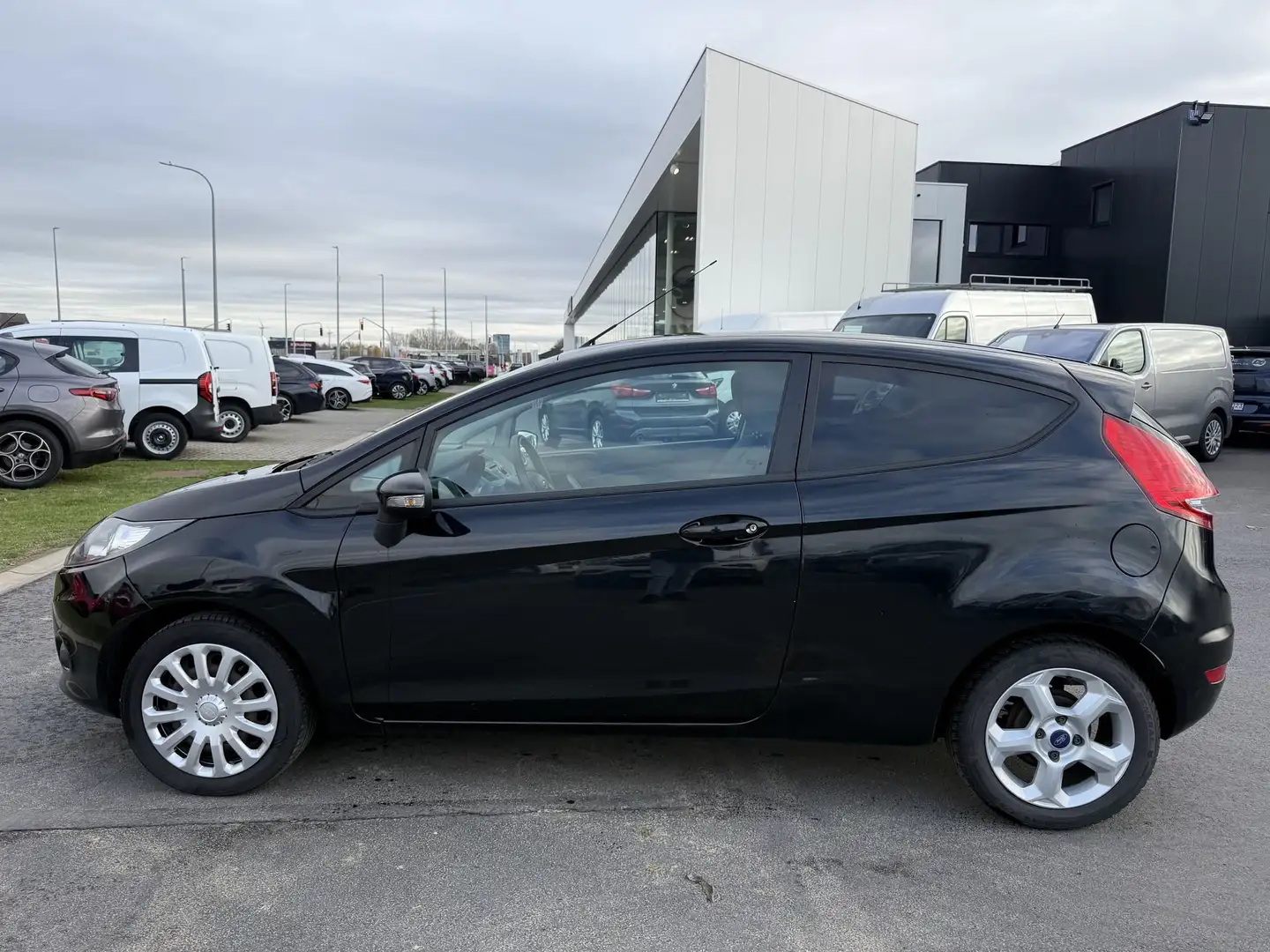 Ford Fiesta Ambiente Noir - 2