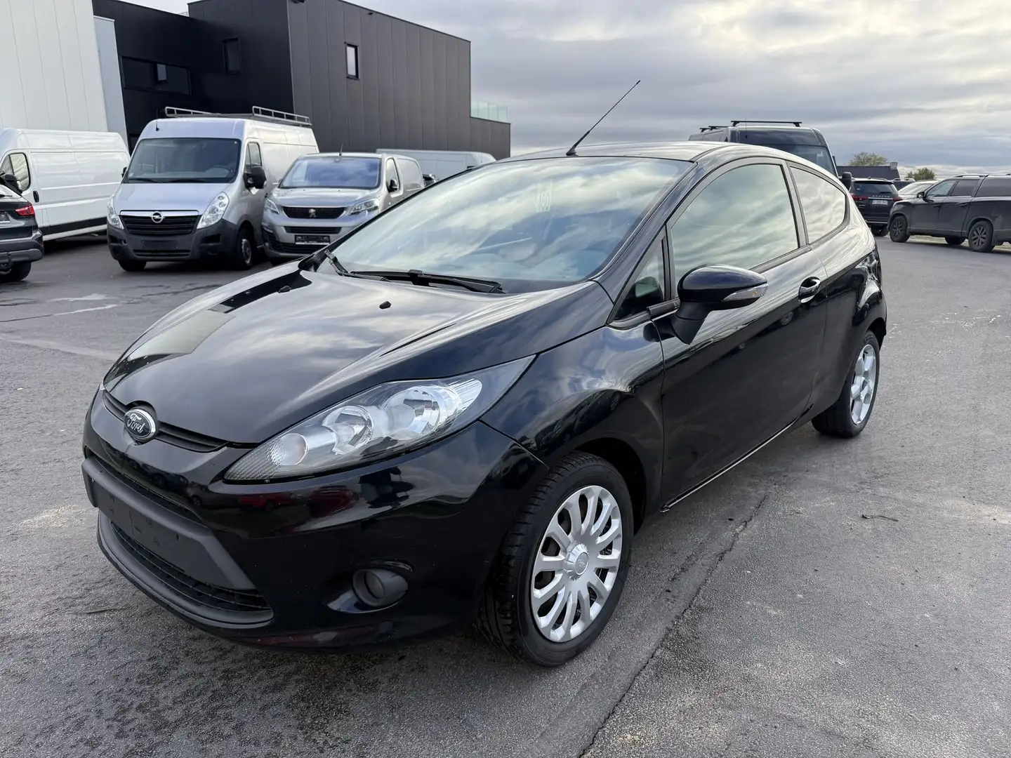 Ford Fiesta Ambiente Noir - 1