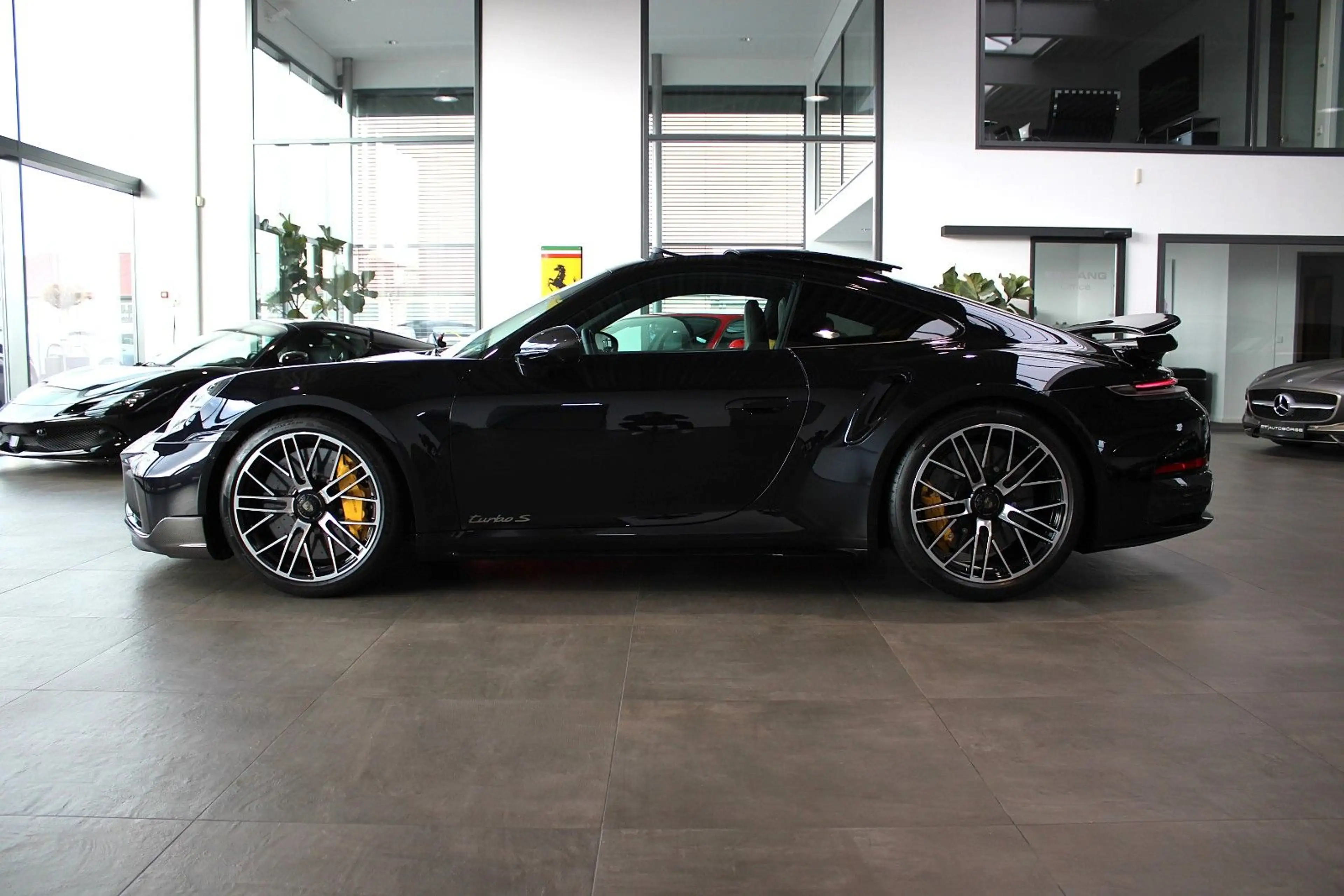 Porsche 911 TURBO S NEW EXKLUSIV SPORT-DESIGN CARBON — photo 5