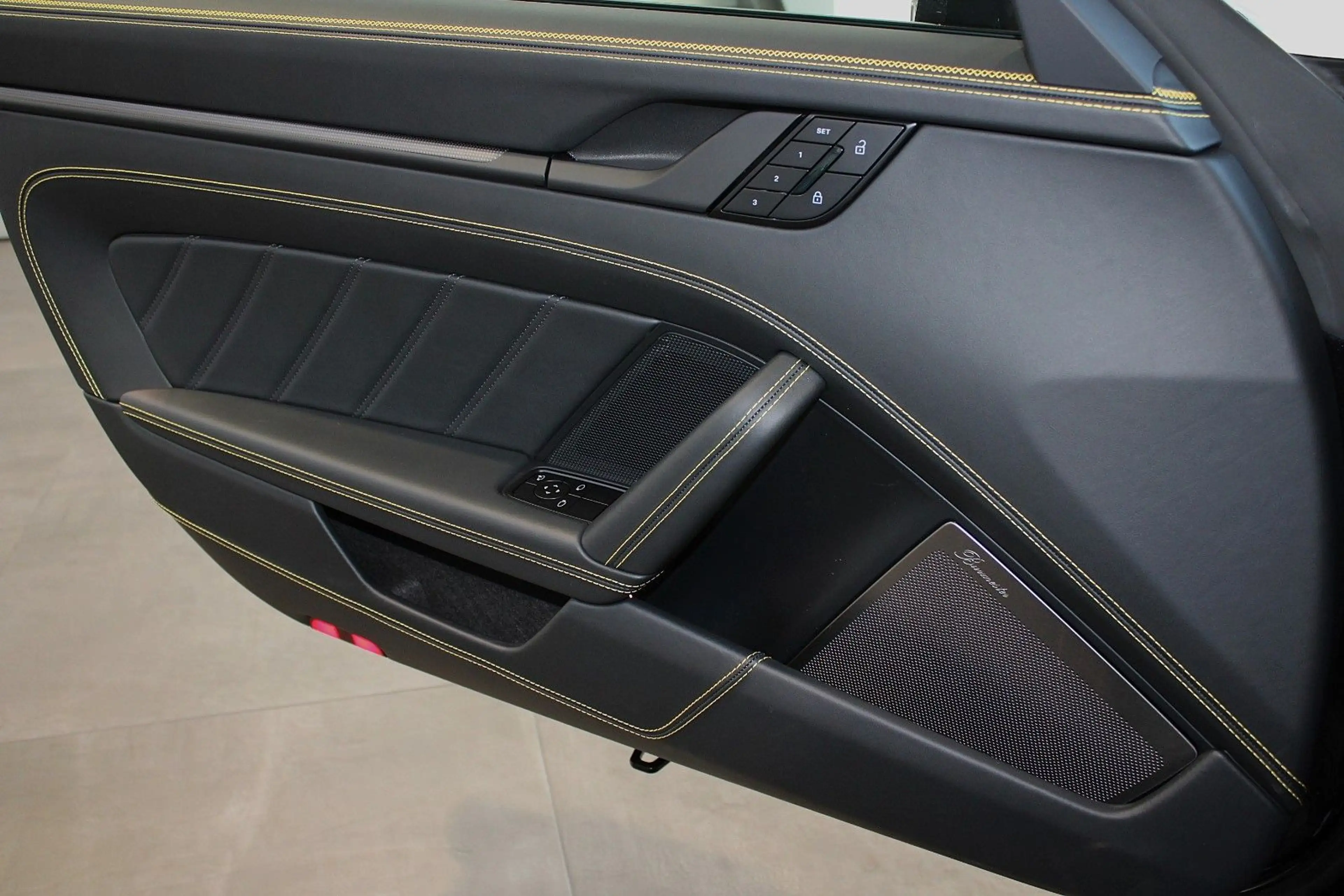 Porsche 911 TURBO S NEW EXKLUSIV SPORT-DESIGN CARBON — photo 10
