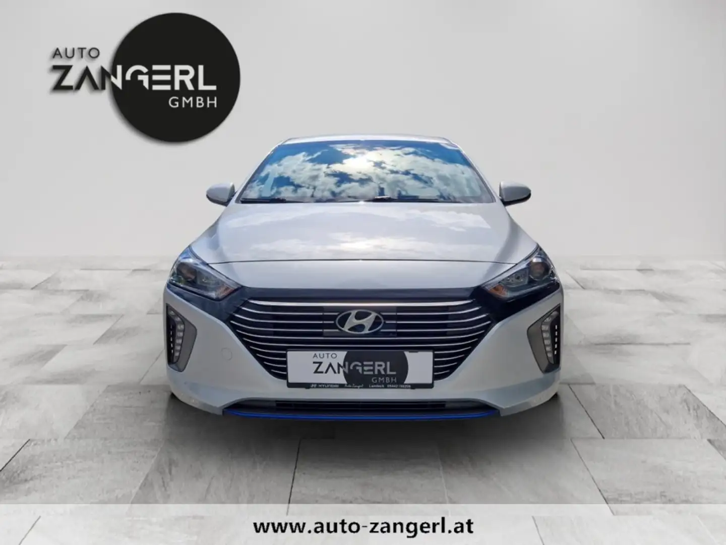 Hyundai IONIQ 1,6 GDi PHEV Premium Silber - 2