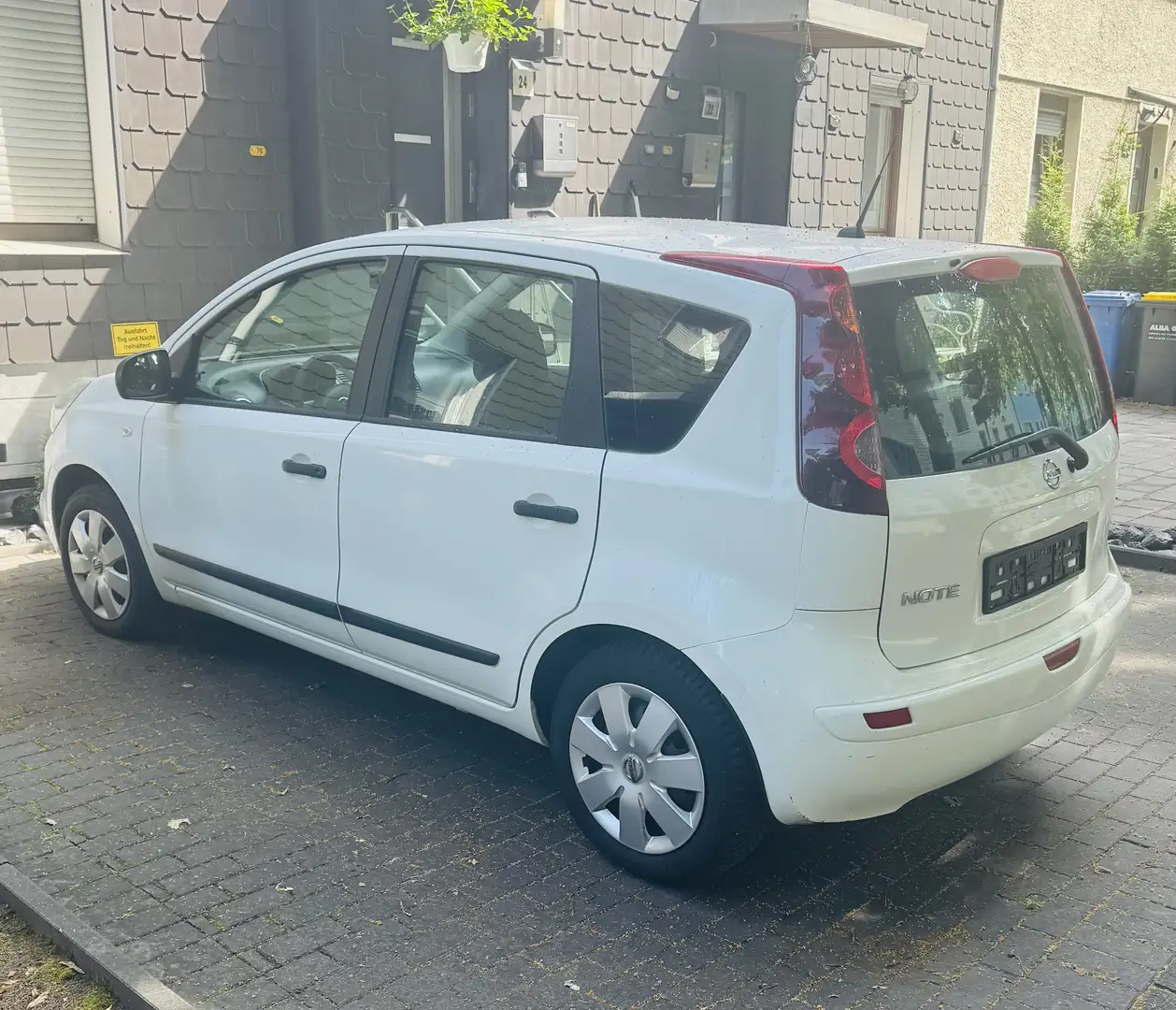 Nissan Note 1.4 visia Biały - 2