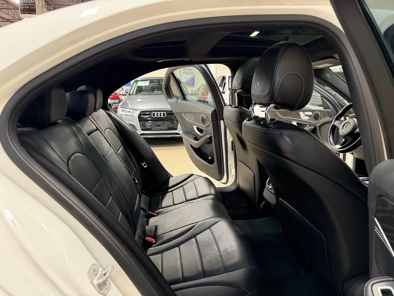 Mercedes-Benz C-Class photo Mercedes-Benz C-Class